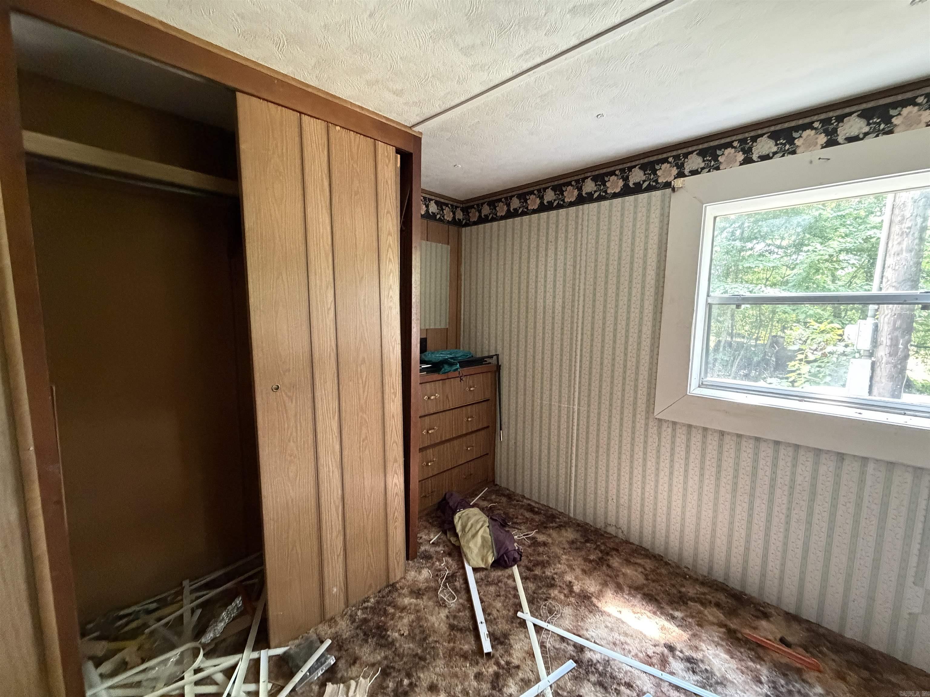 1300 HC 33  Compton, AR