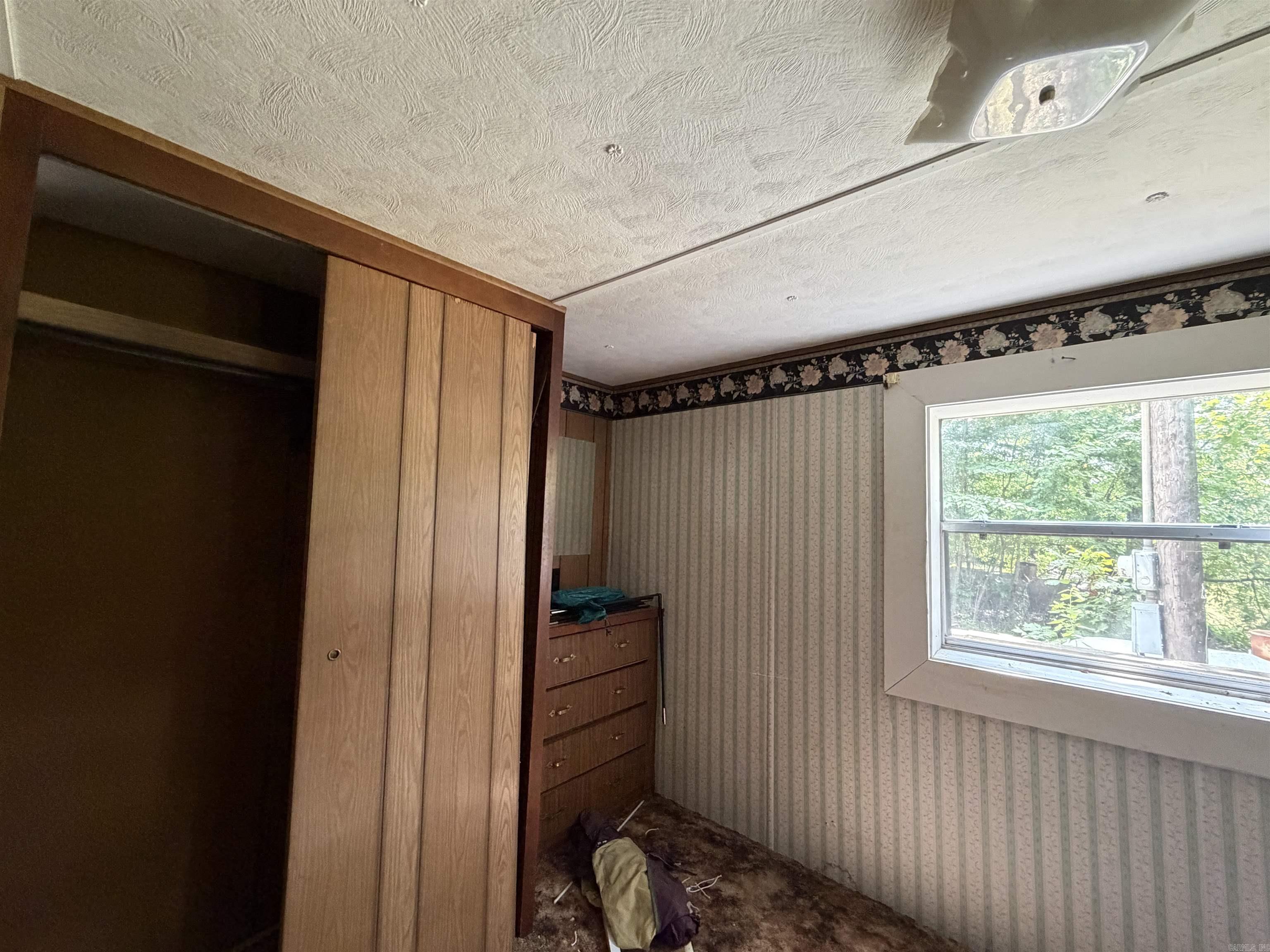 1300 HC 33  Compton, AR