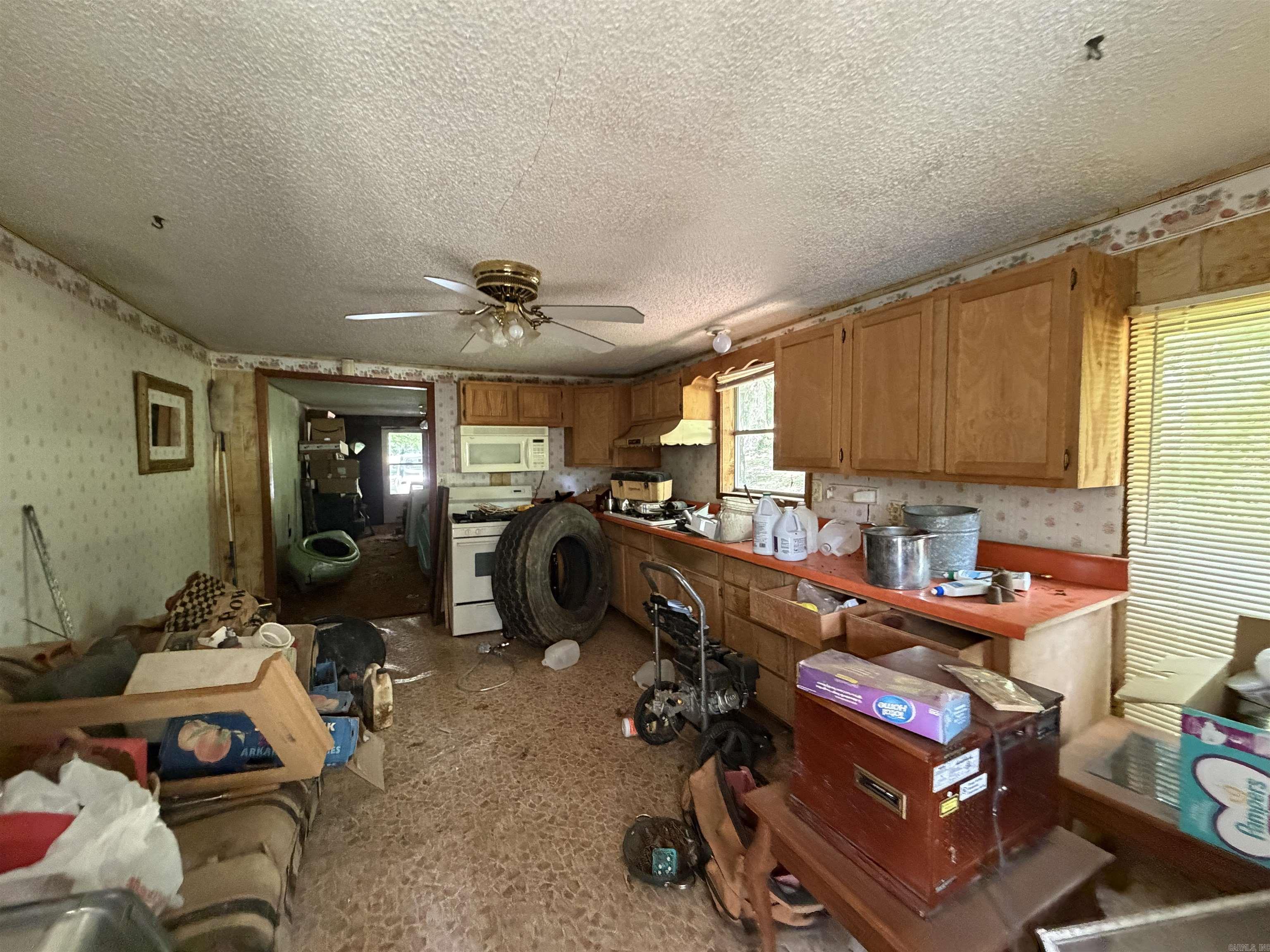 1300 HC 33  Compton, AR