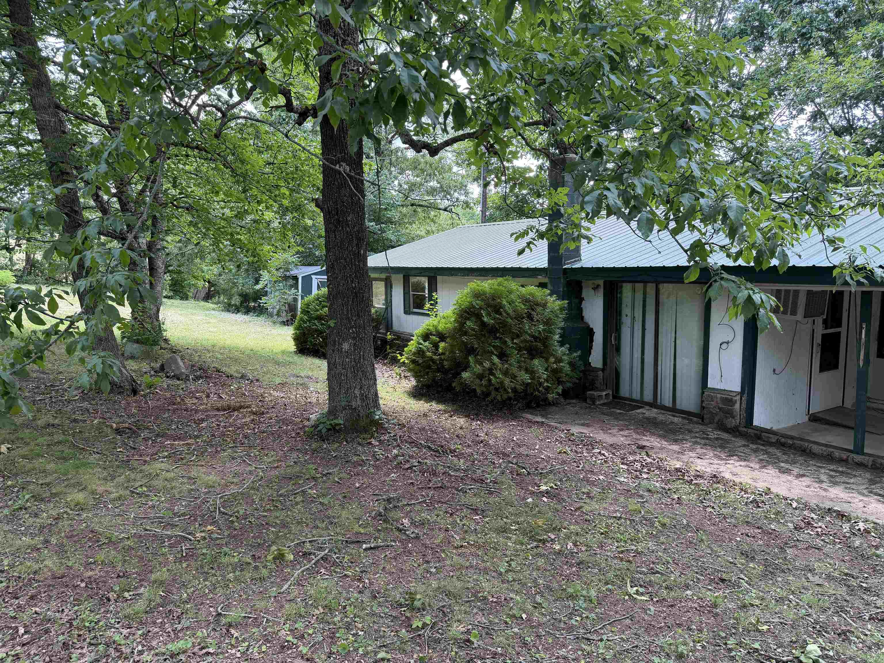 1300 HC 33  Compton, AR