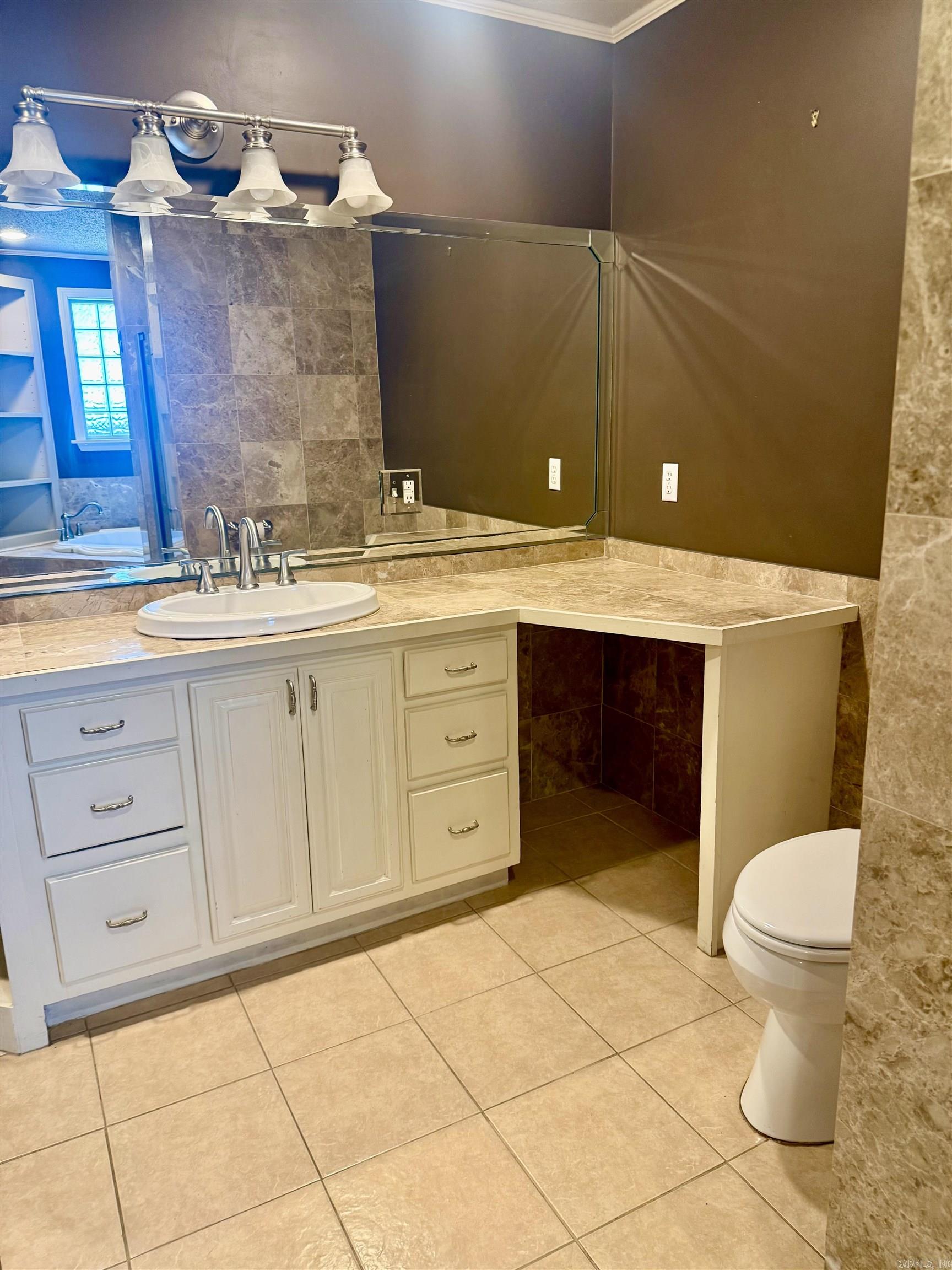 5400 B  Little Rock, AR
