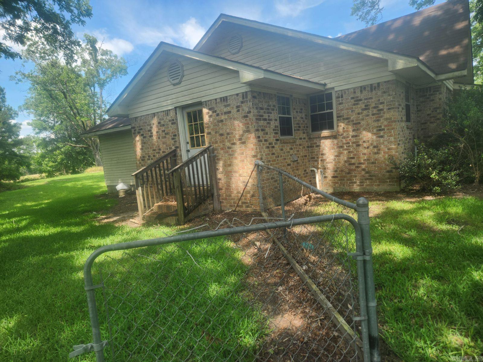 1814 E State Line  Junction City, AR