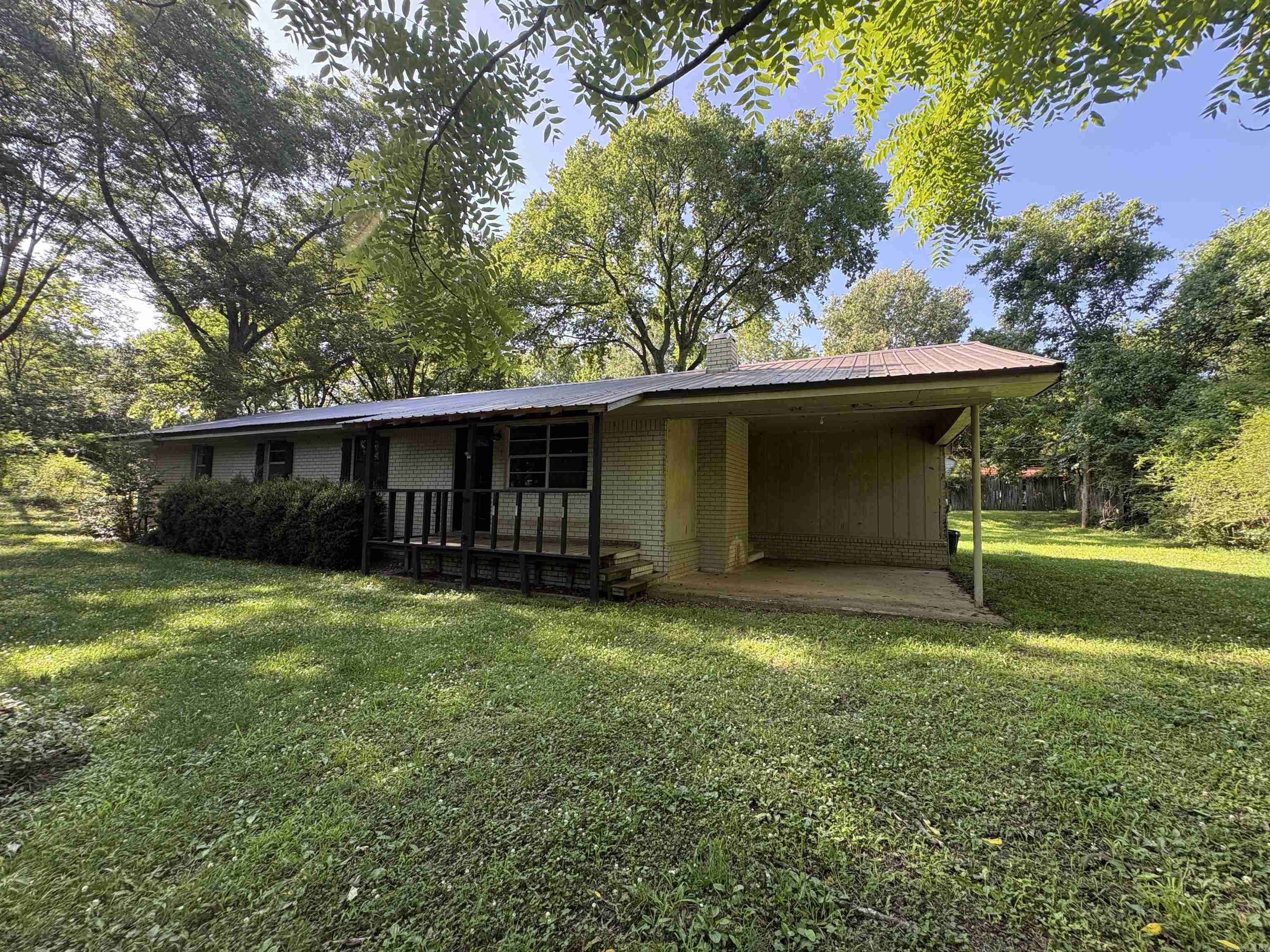 5085 367 Highway N.  Bradford, AR