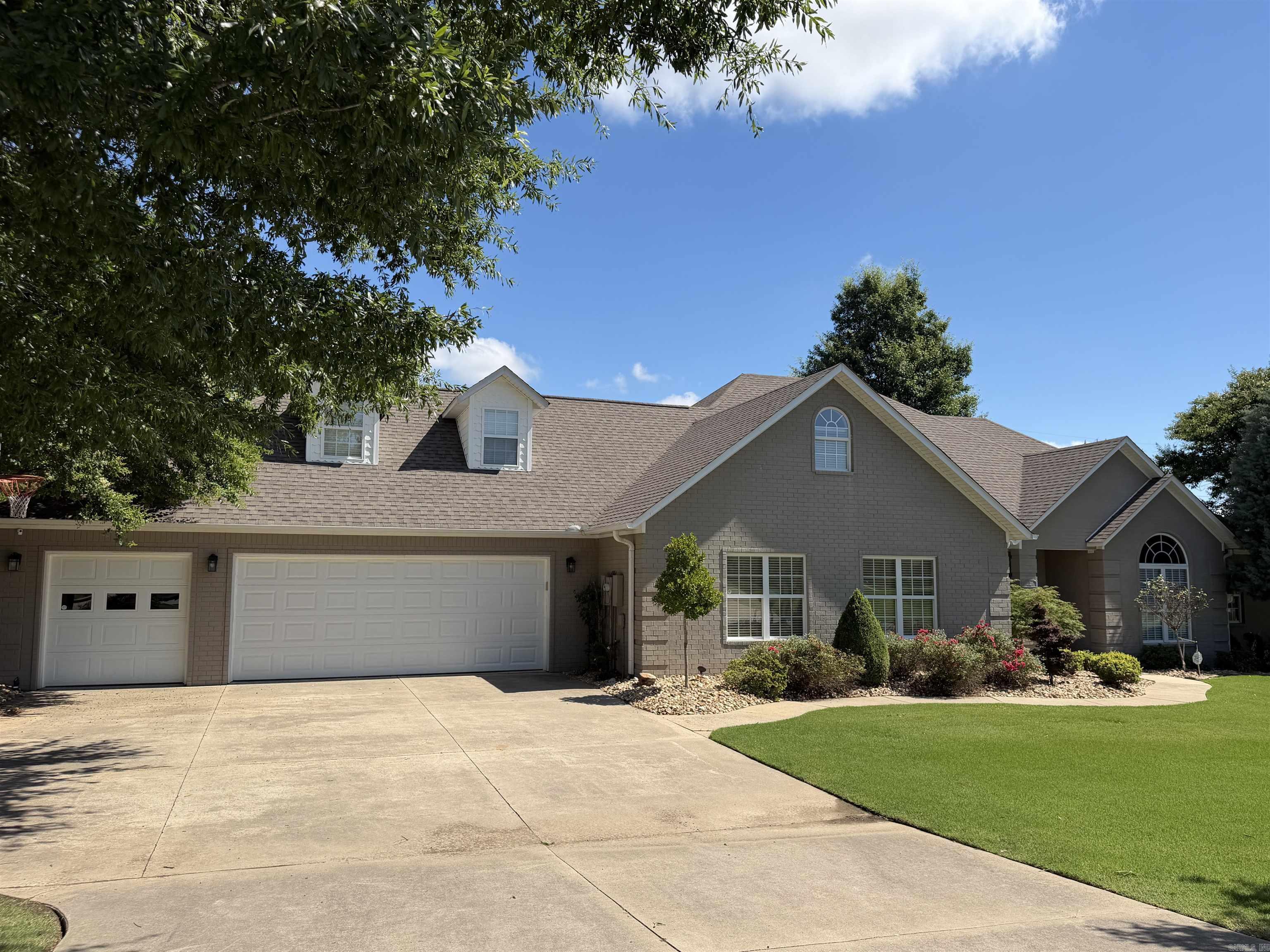 3 Victor  Paragould, AR