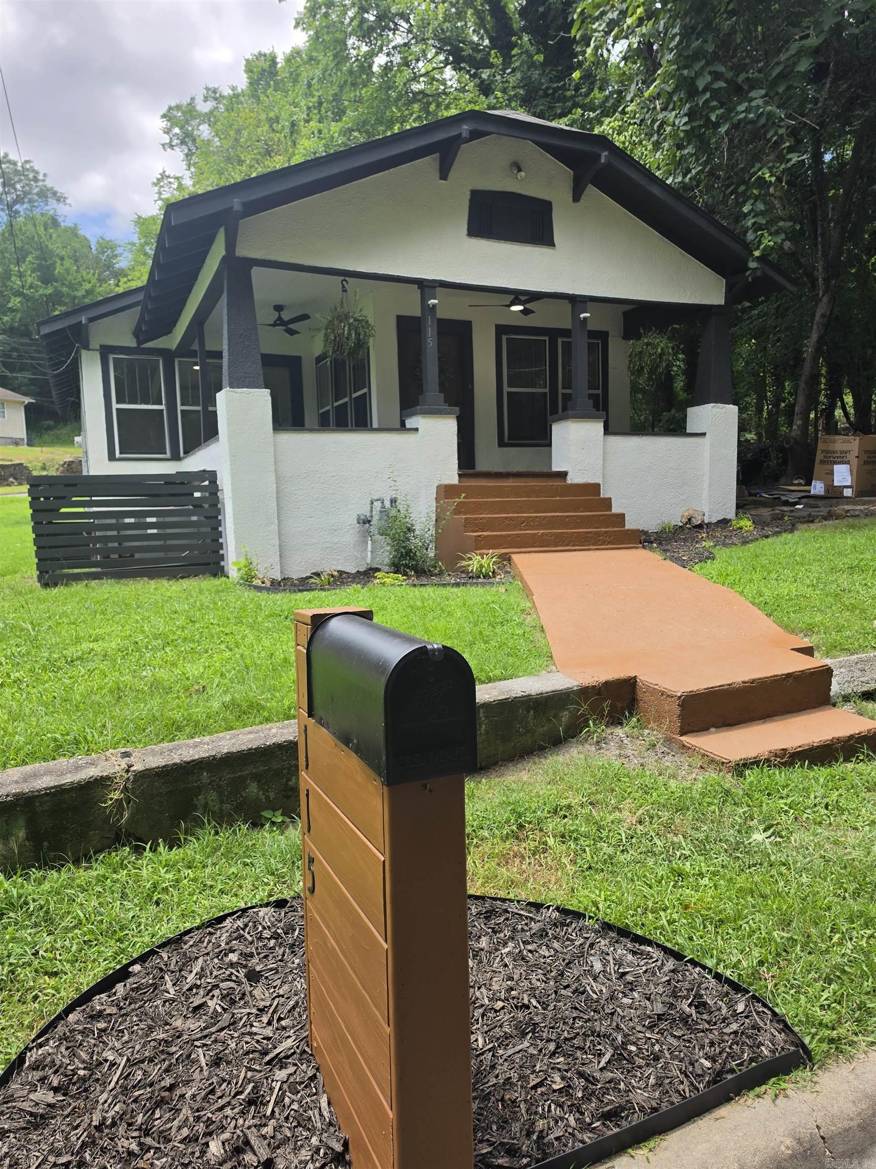 115  Roanoke  Hot Springs, AR