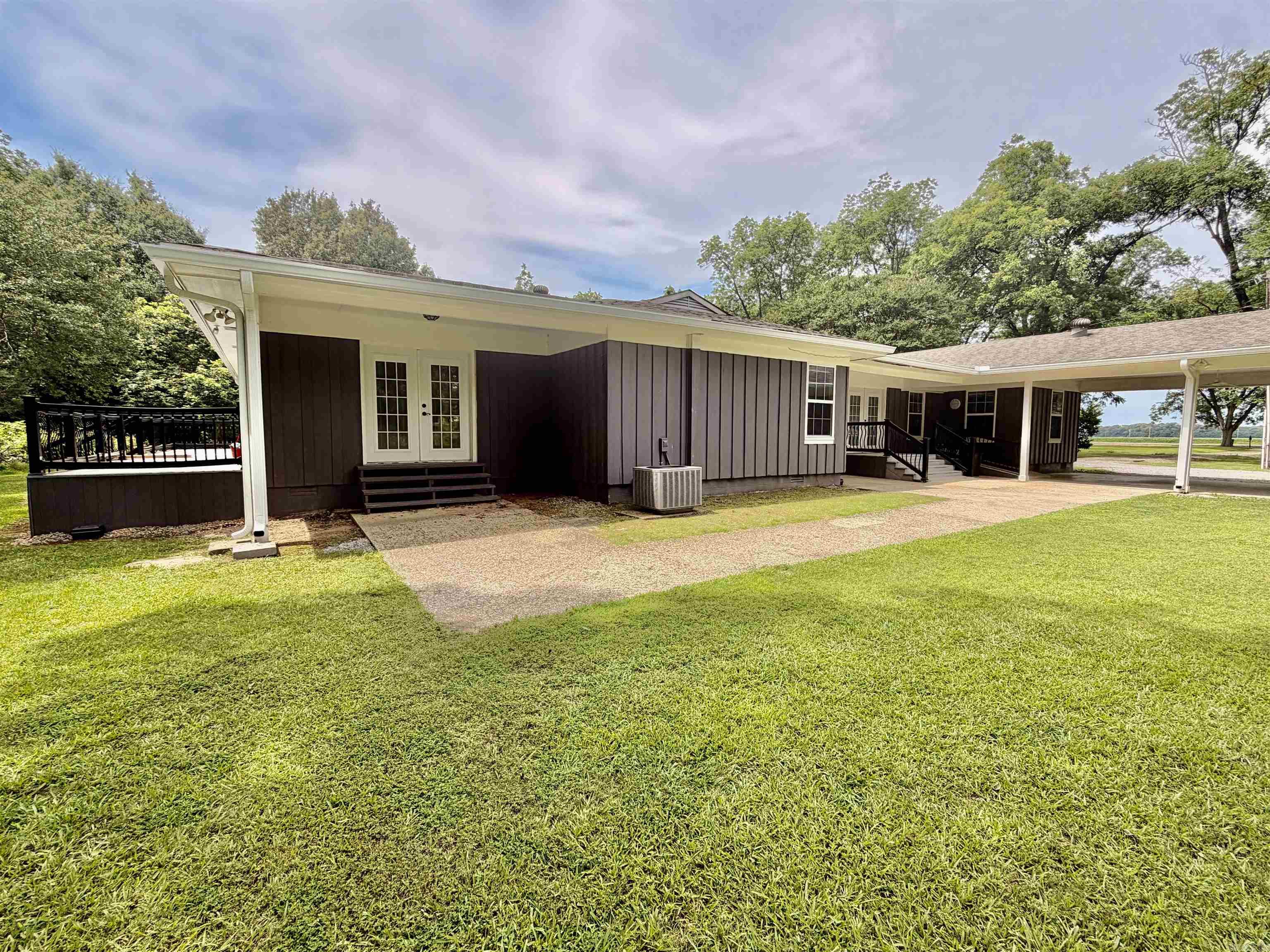 1407 S Trotter  Dermott, AR