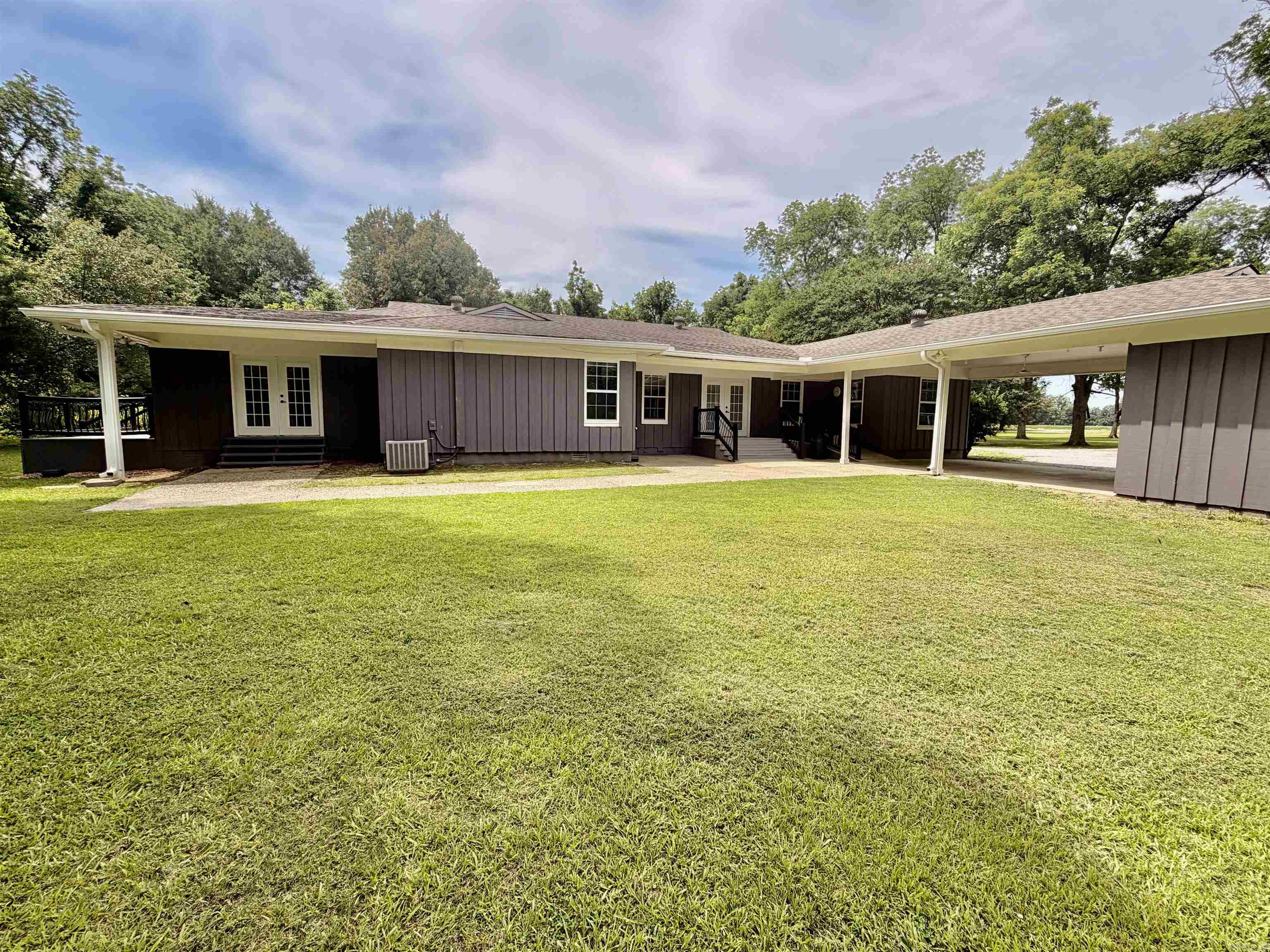 1407 S Trotter  Dermott, AR