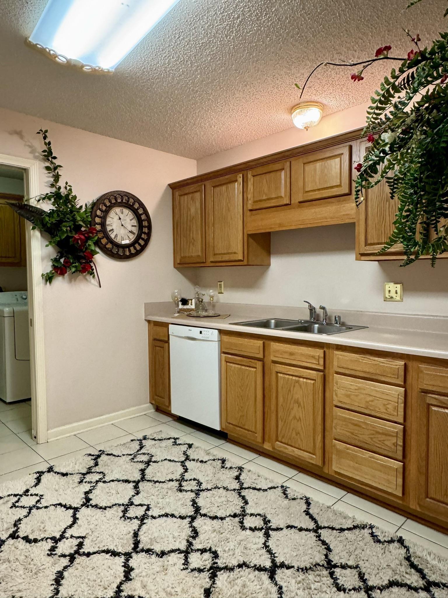 40 Shamsie  Ward, AR