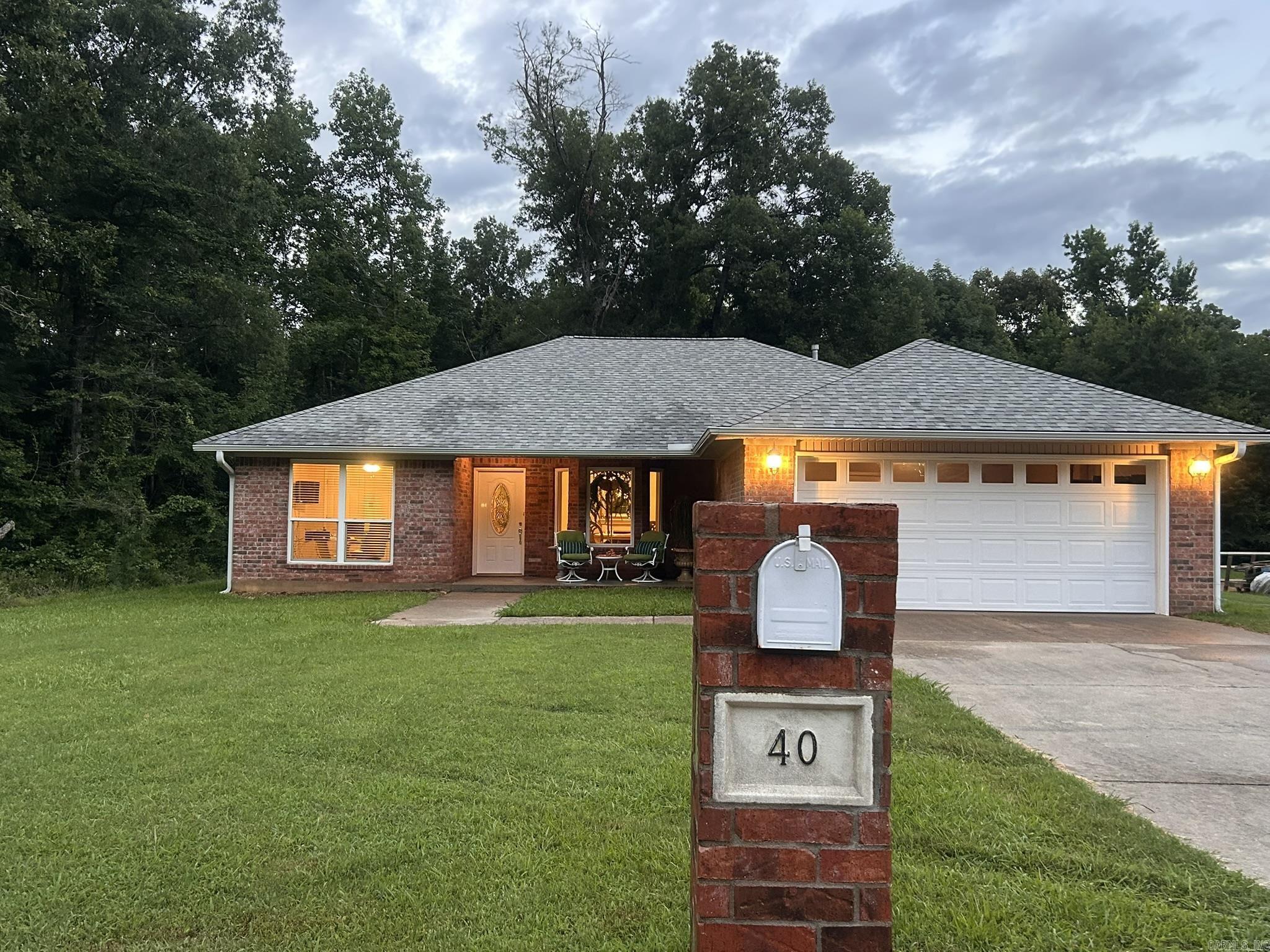 40 Shamsie  Ward, AR