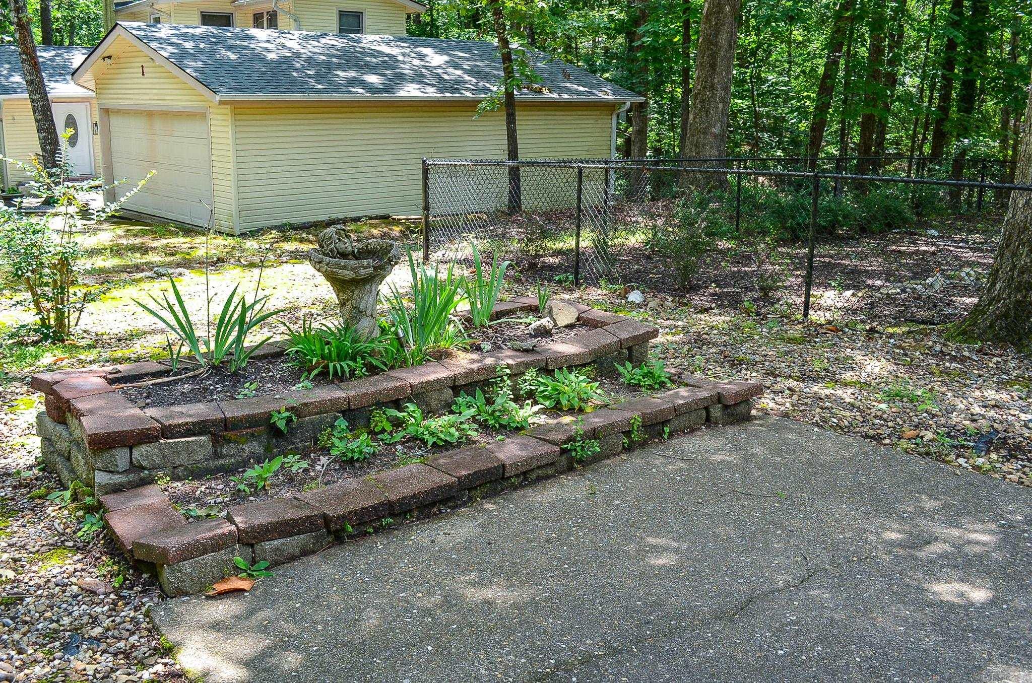 3 N Badalona Drive  Hot Springs Village, AR