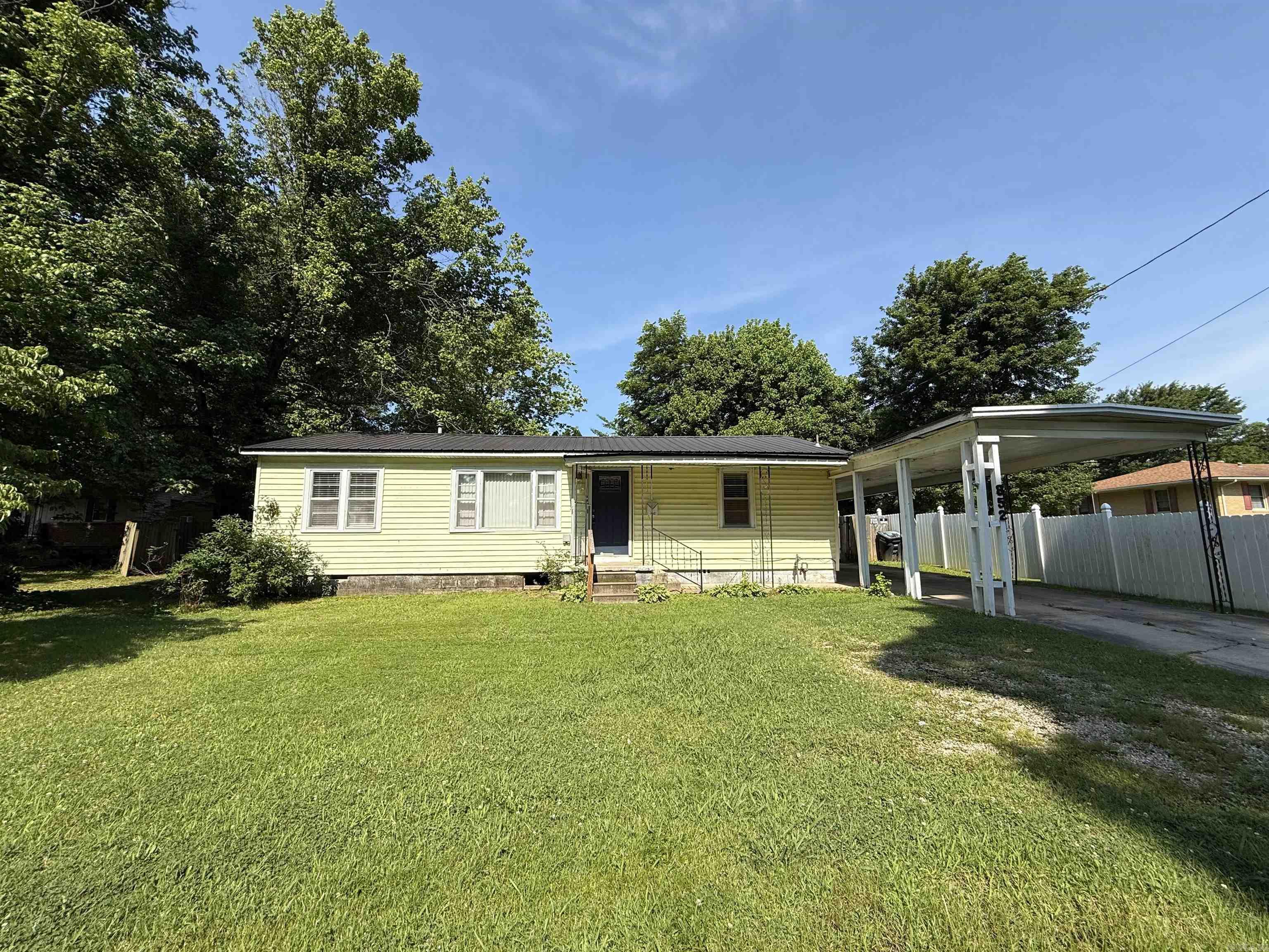 852 Circle  Piggott, AR