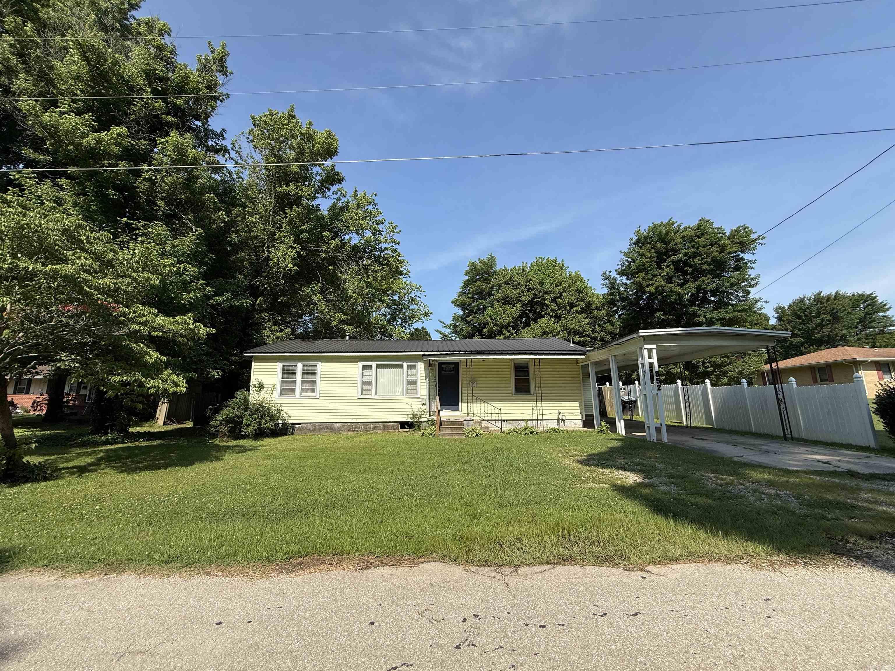 852 Circle  Piggott, AR