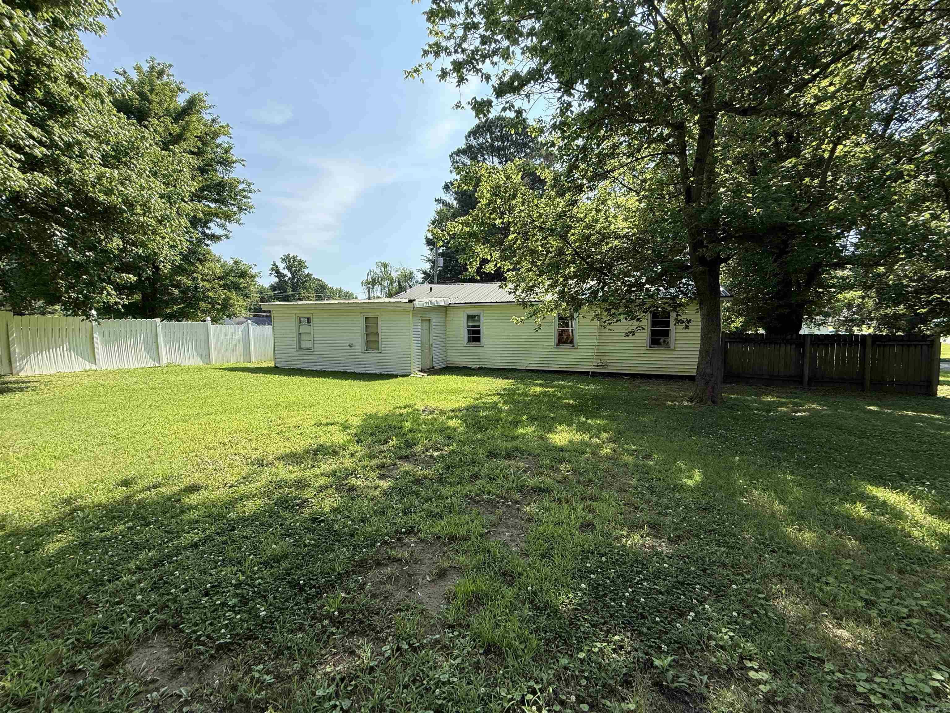 852 Circle  Piggott, AR