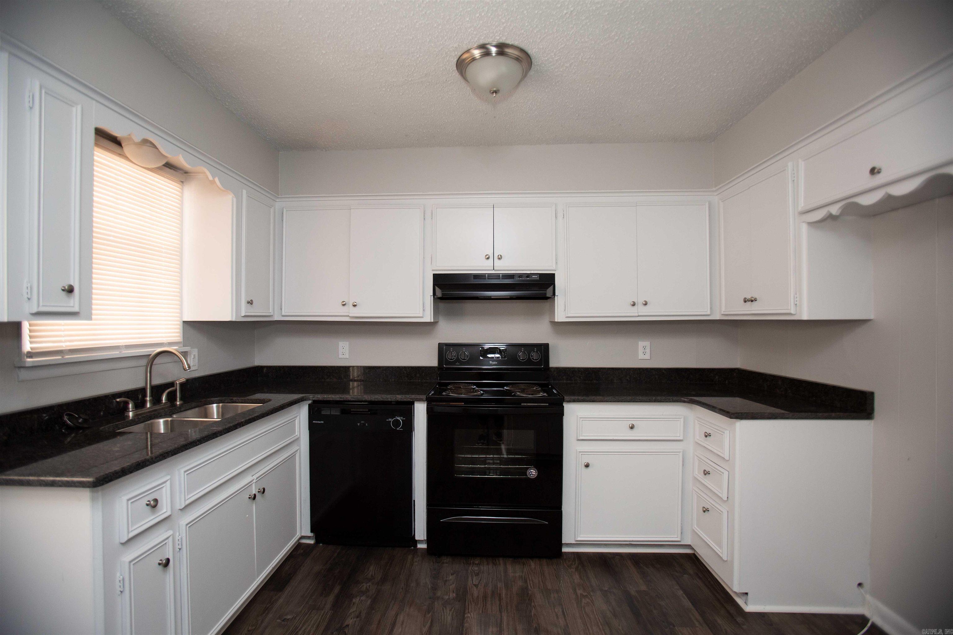 6505 Farmstead  North Little Rock, AR