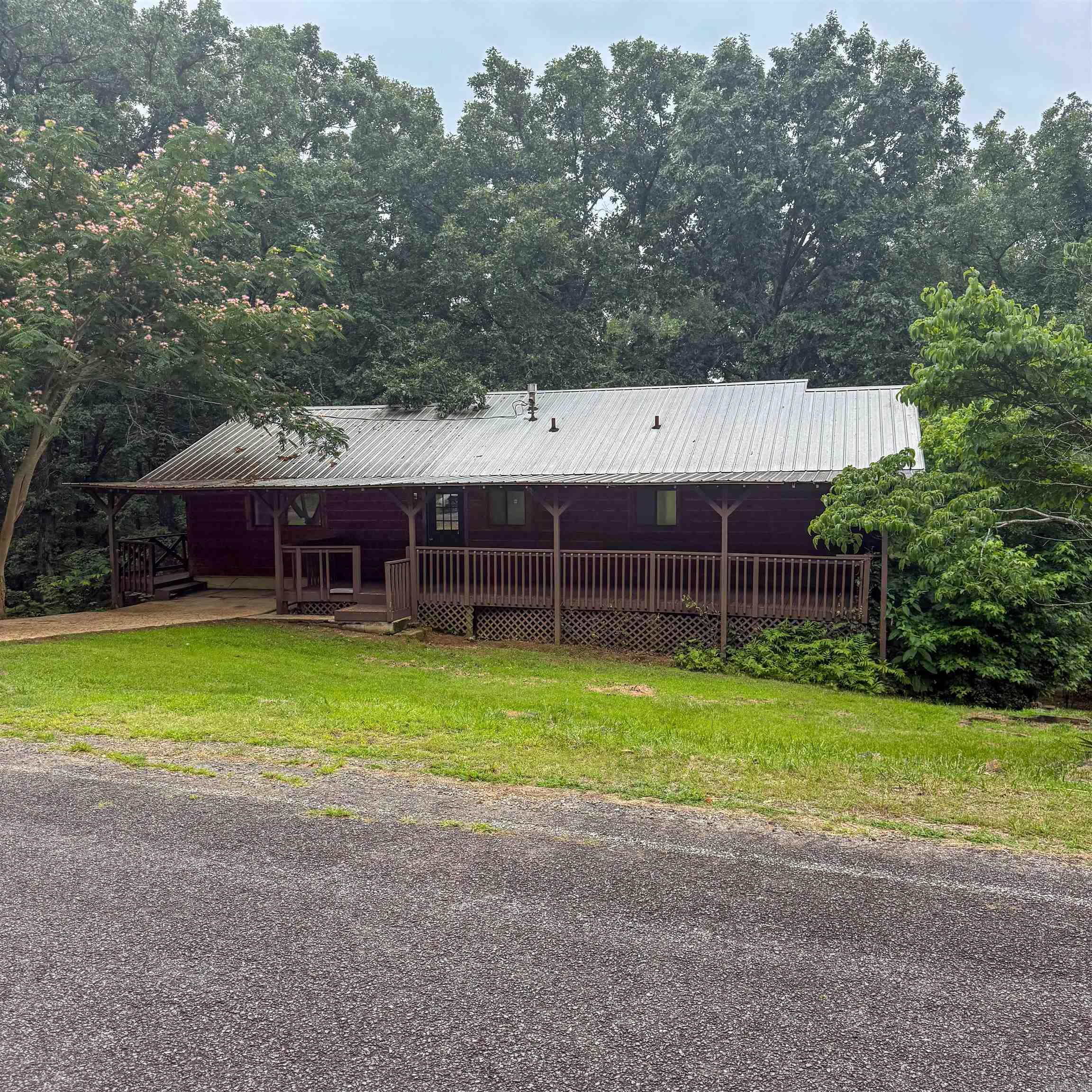 230 riverview  Fairfield Bay, AR
