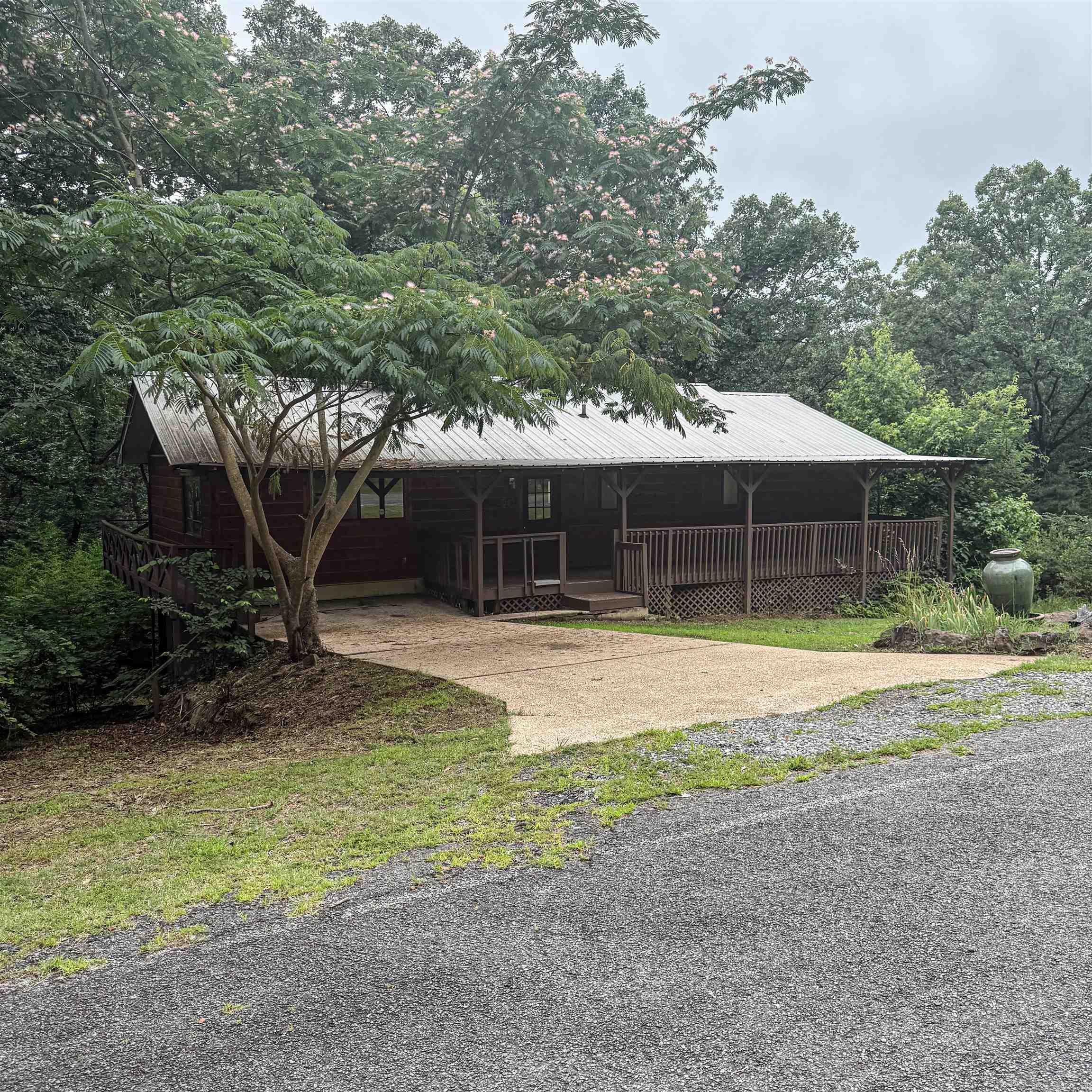 230 riverview  Fairfield Bay, AR