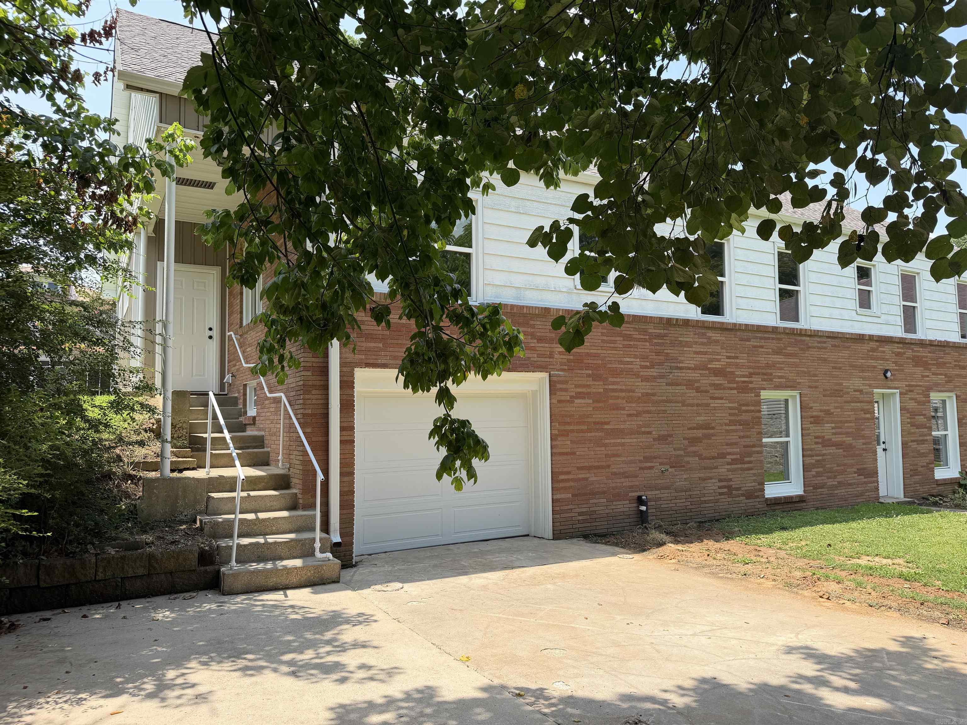605 W Highland  Paragould, AR