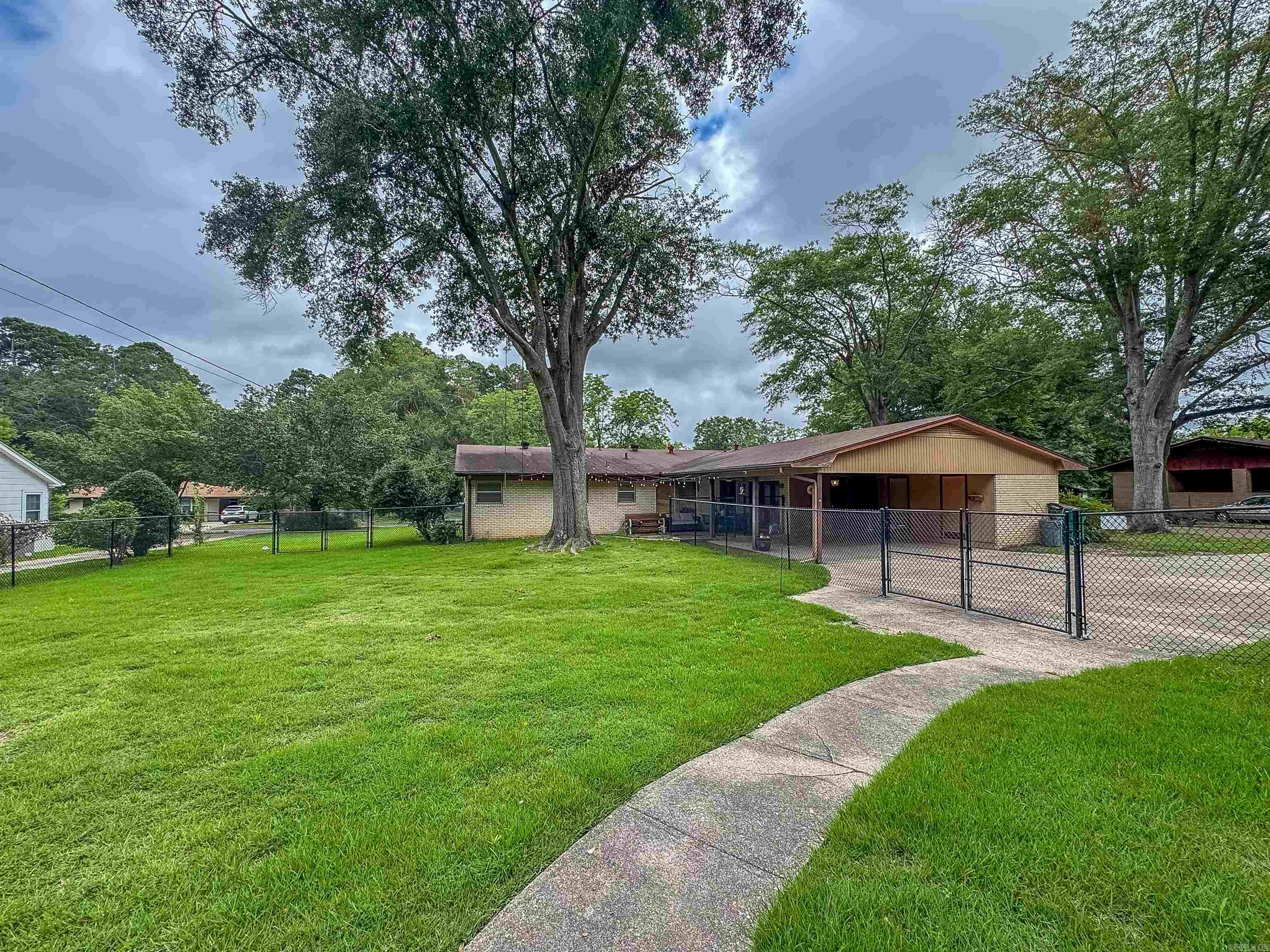 1501 W Faulkner  El Dorado, AR