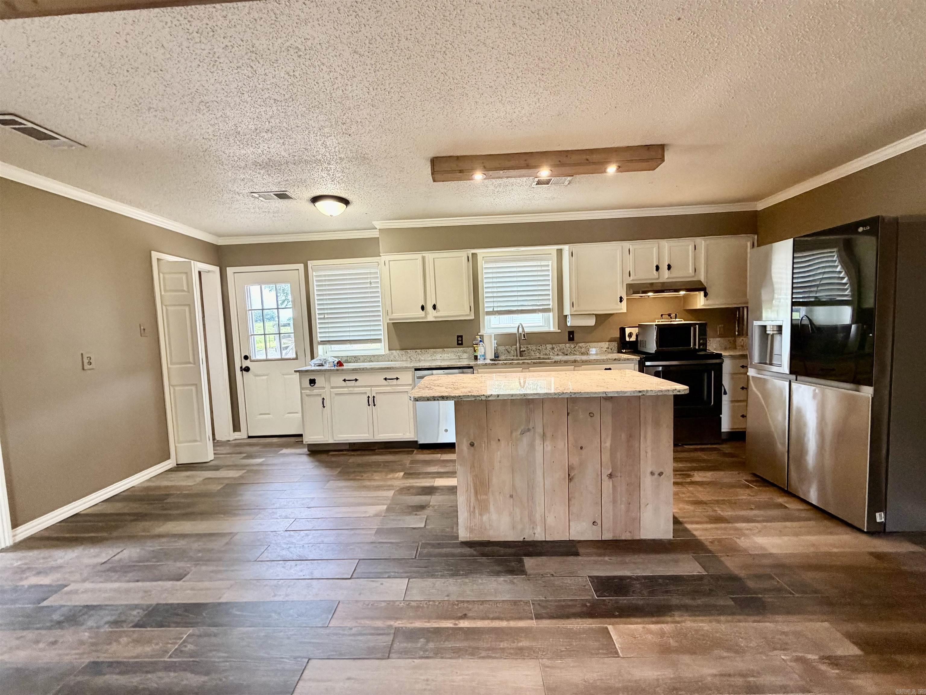 1861 Ferguson Ln  Lonoke, AR