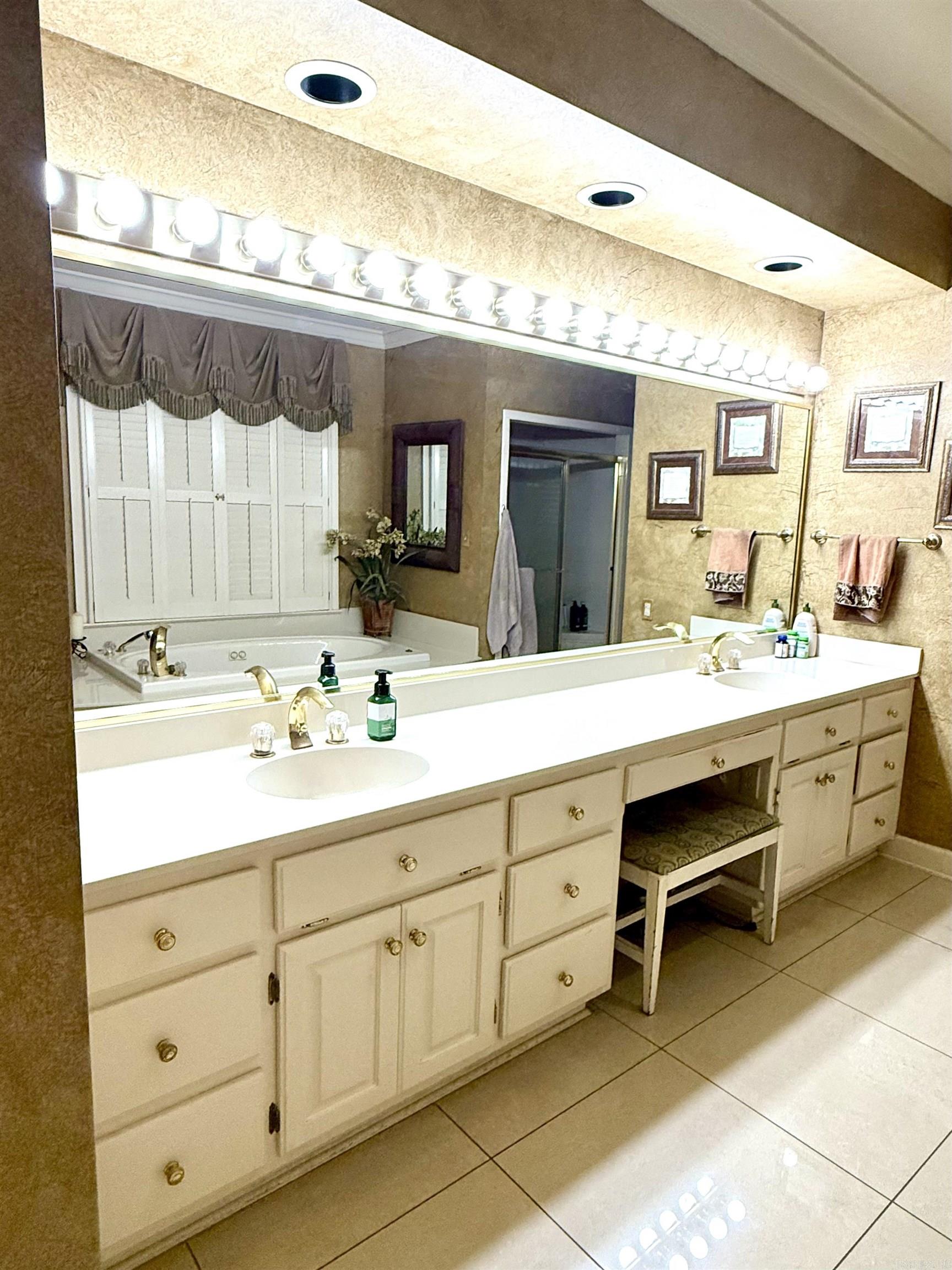 3 Edgehill  Searcy, AR
