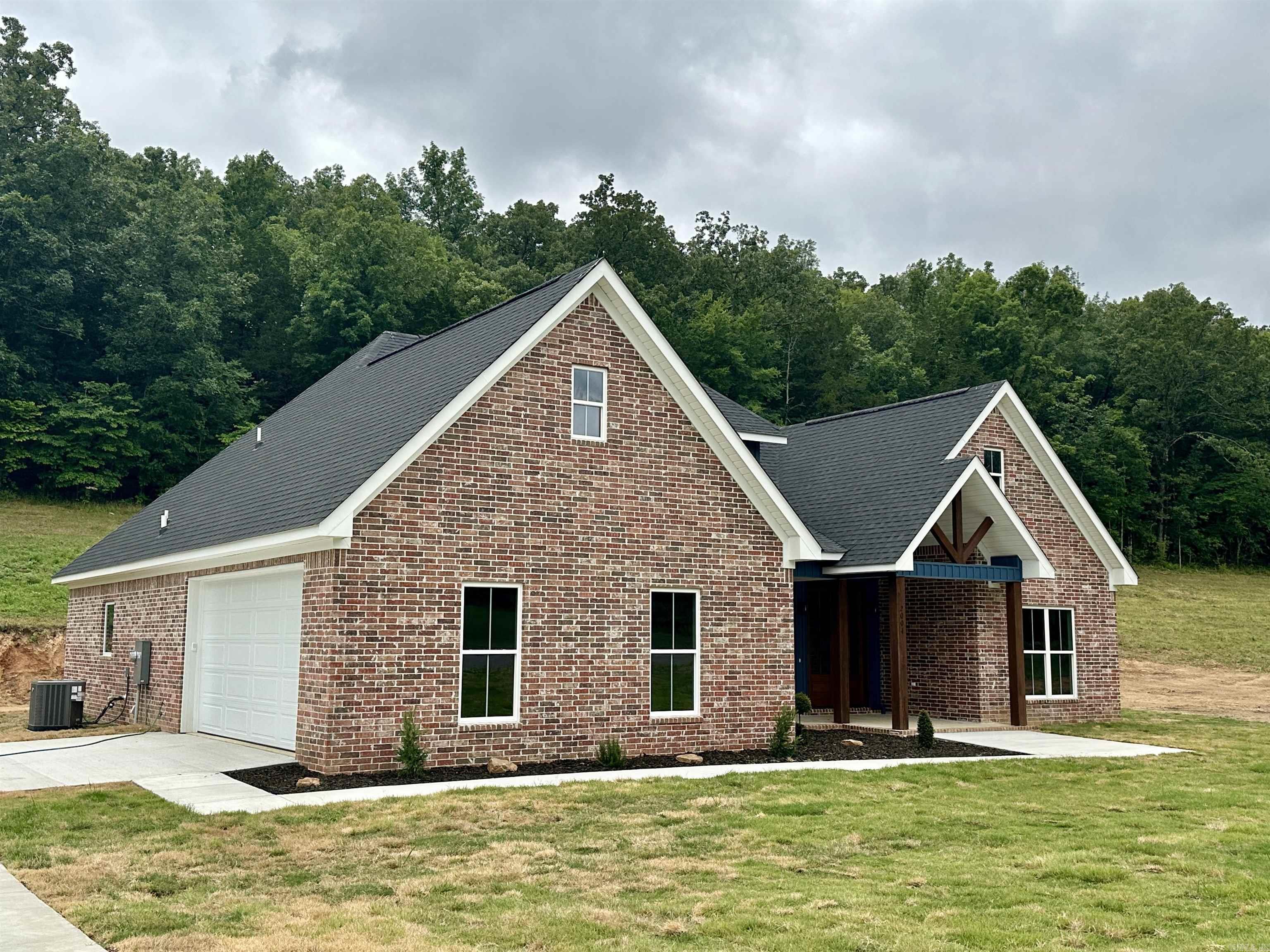 2004 Holloway  Morrilton, AR