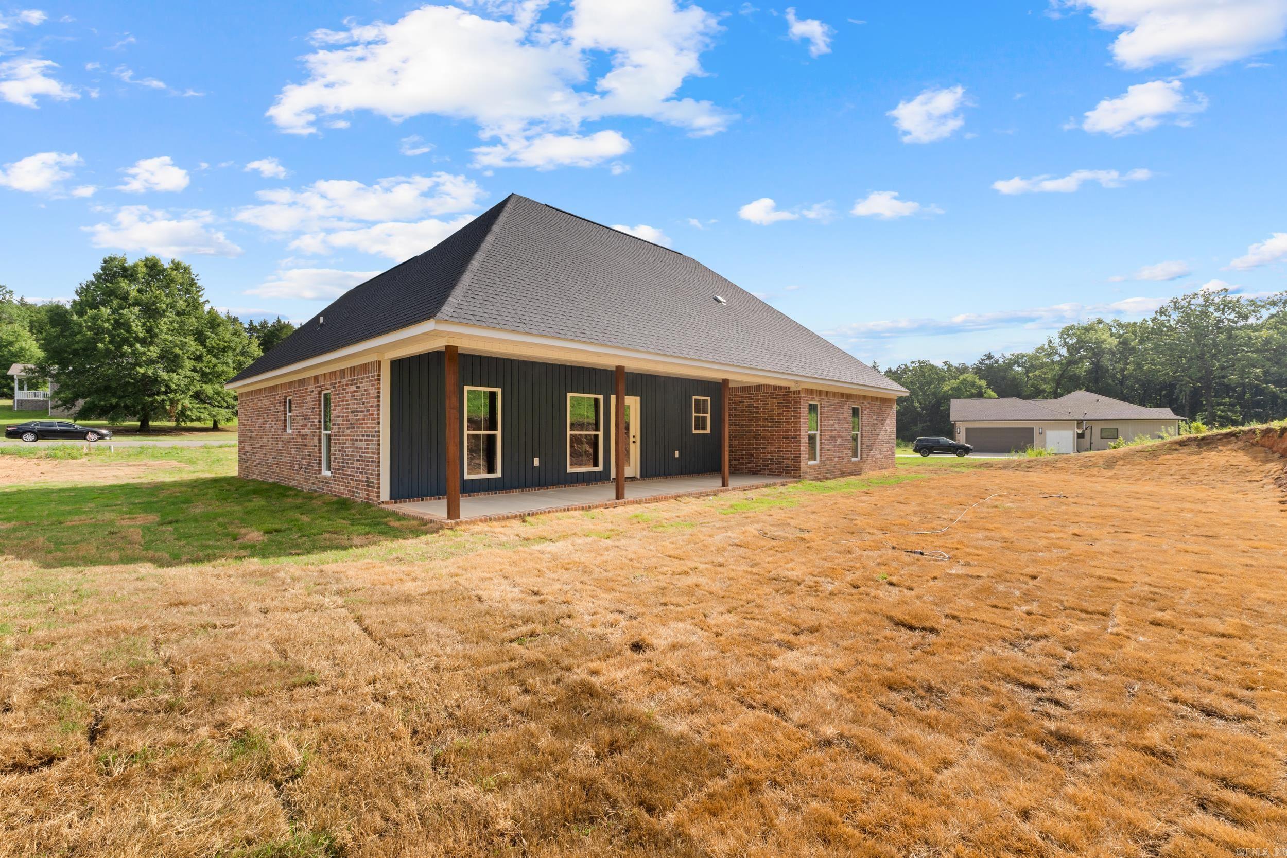 2004 E Holloway  Morrilton, AR