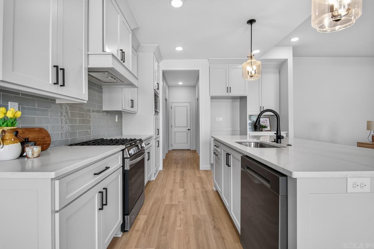 308 Alyece Lane — photo 3