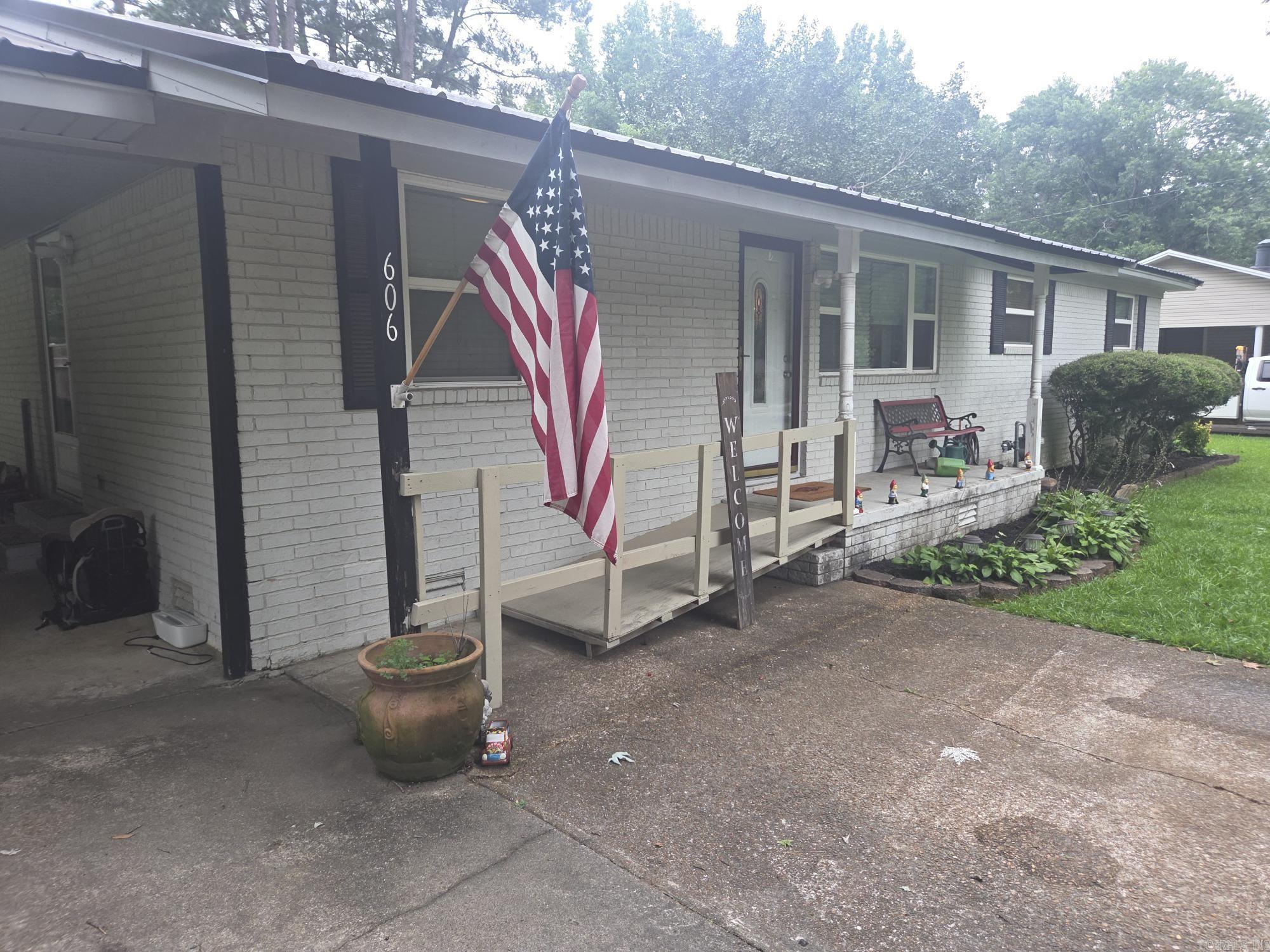 606 King  Searcy, AR