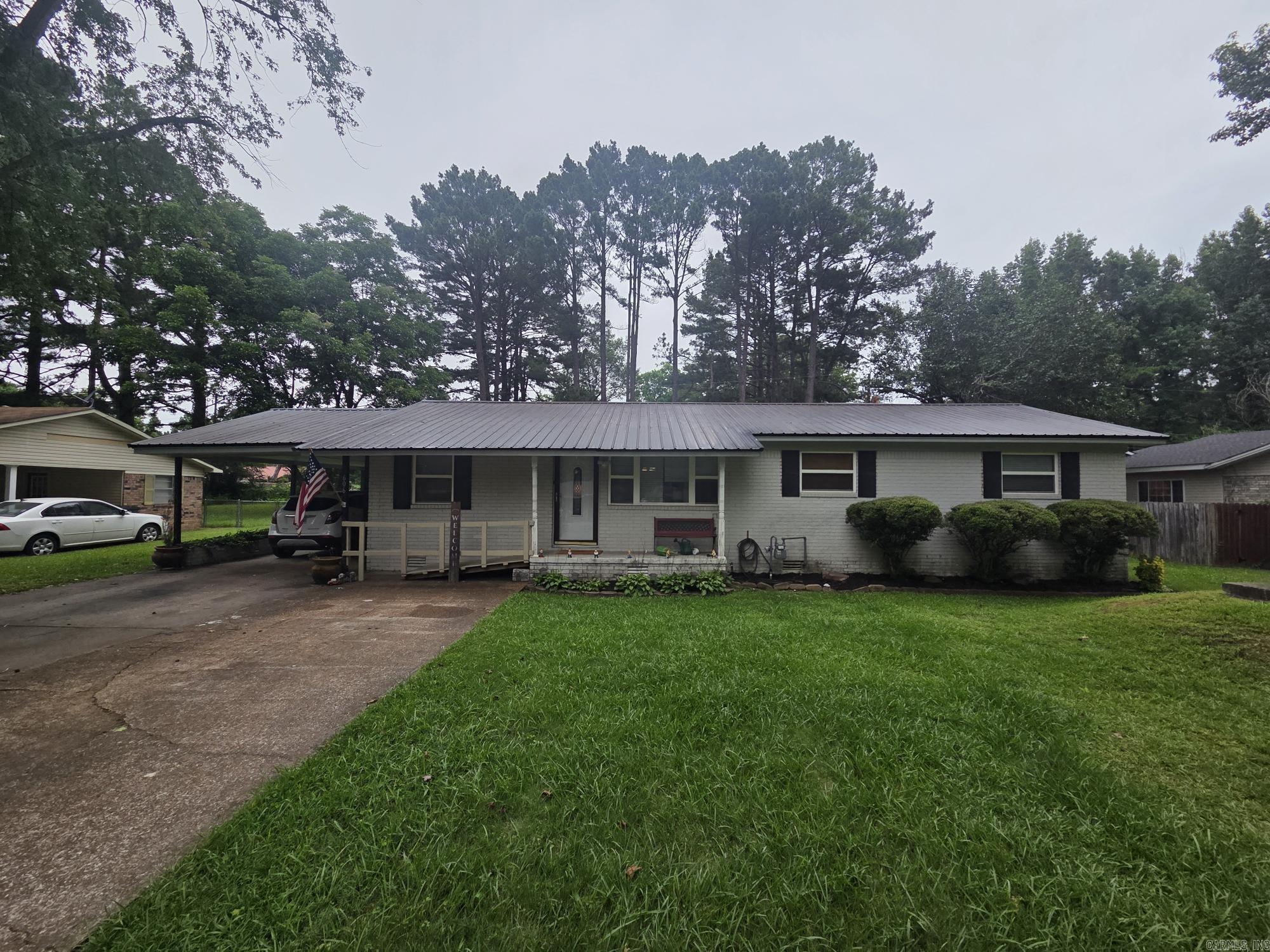 606 King  Searcy, AR