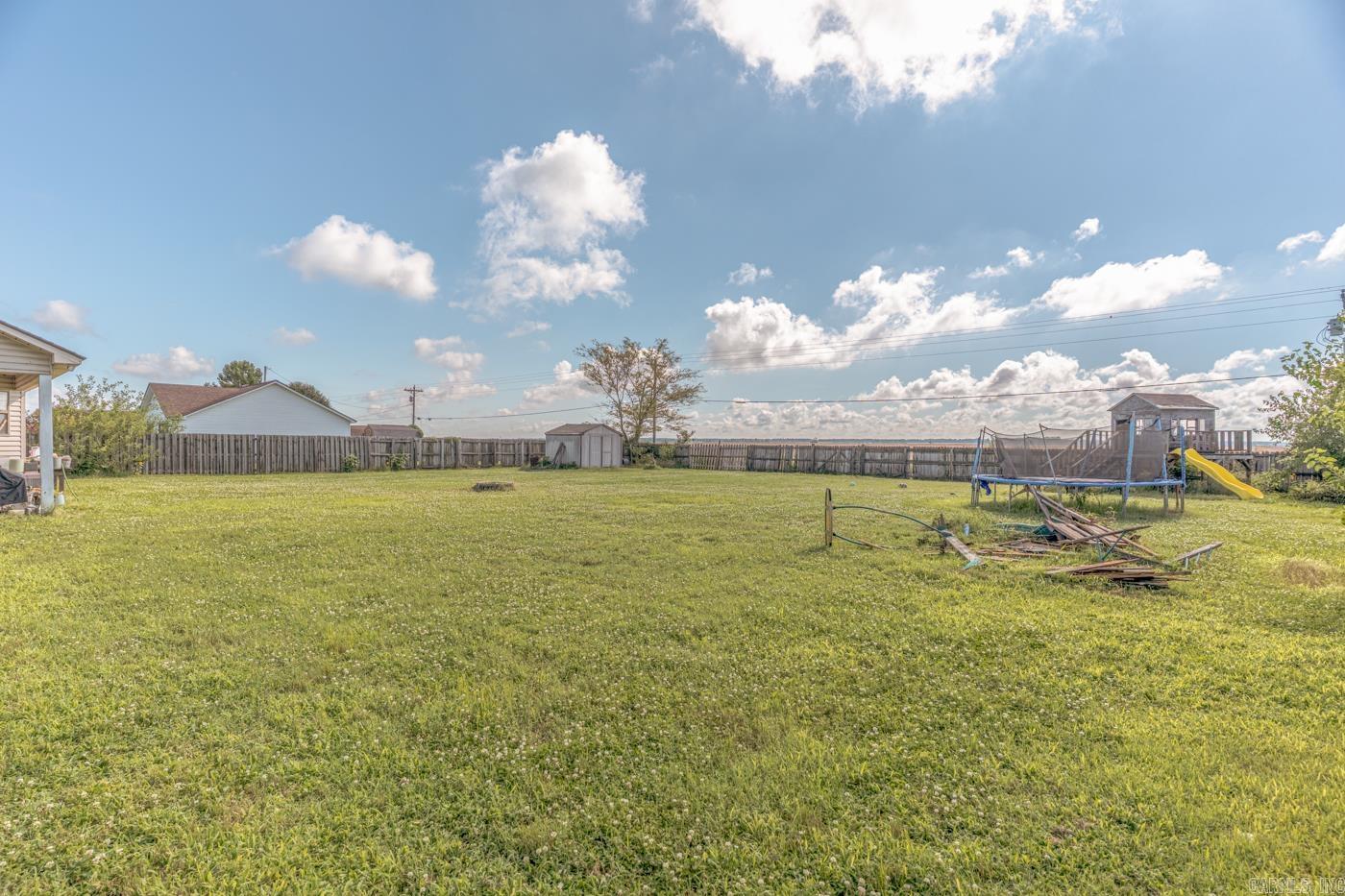 5530 N County Road 917  Blytheville, AR