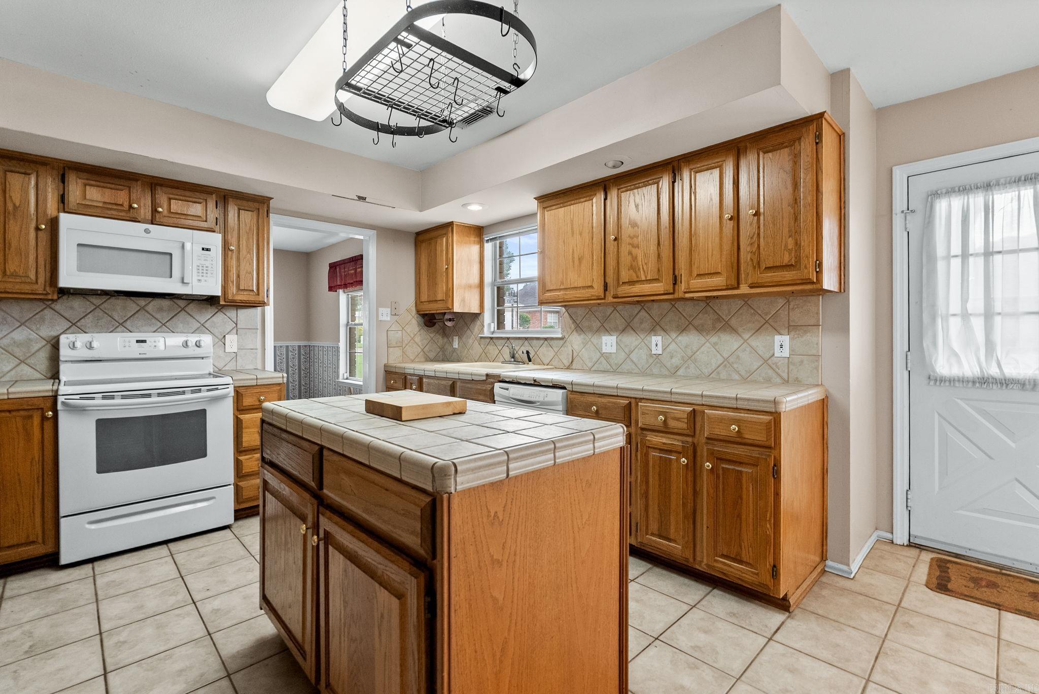 158 Lily  Maumelle, AR