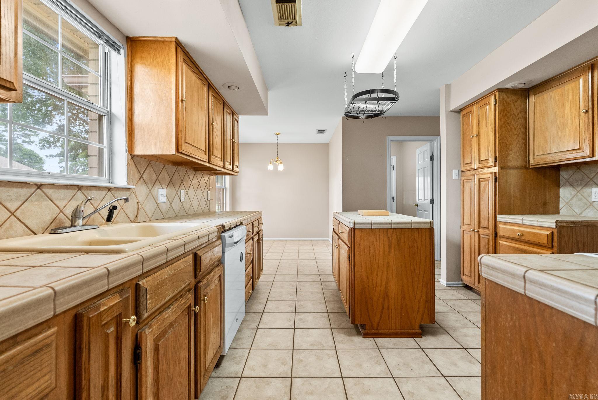 158 Lily  Maumelle, AR