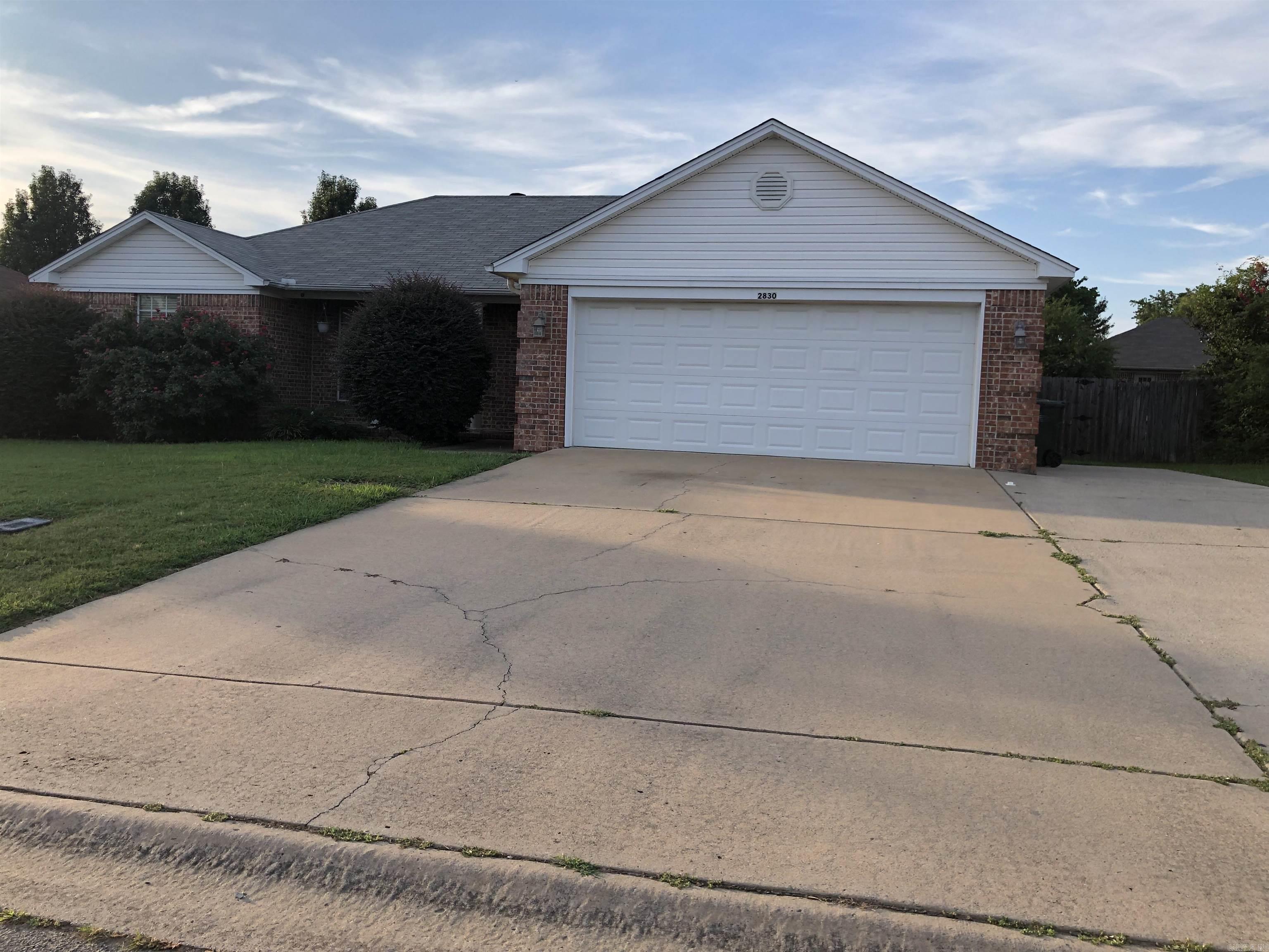 2830 York  Conway, AR
