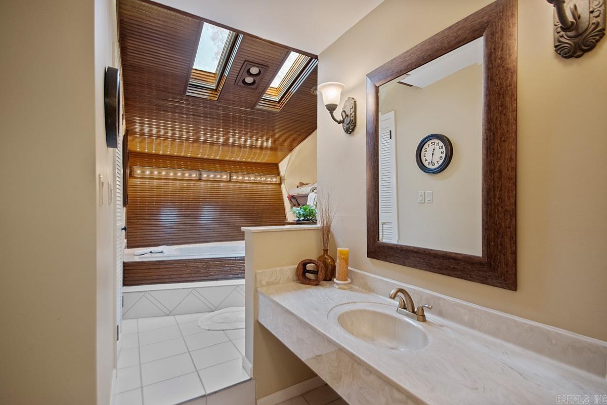 12 Club Manor  Maumelle, AR