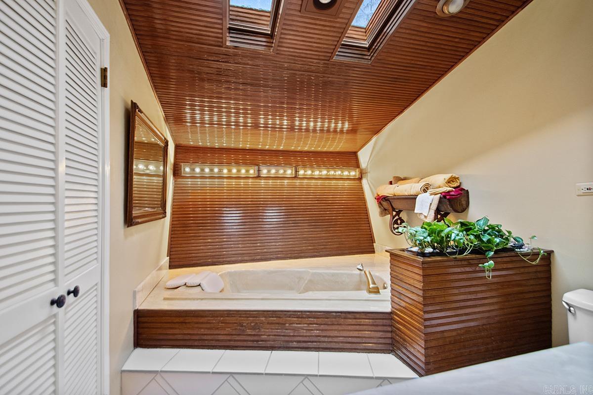 12 Club Manor  Maumelle, AR