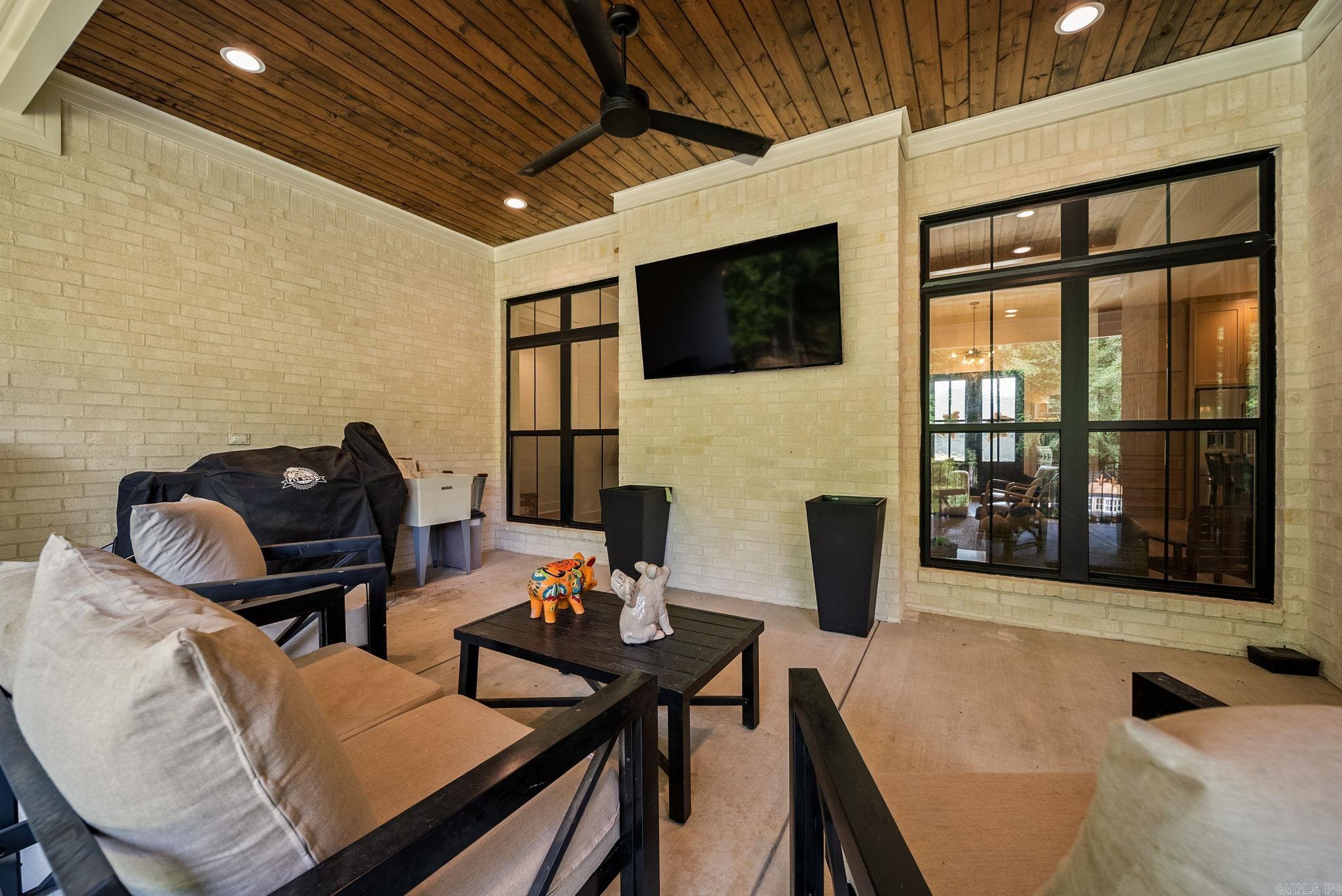 8 Rae Valley Drive Greenbrier, AR 72058