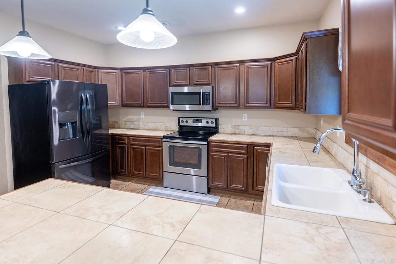 260 Hawthorne  Russellville, AR