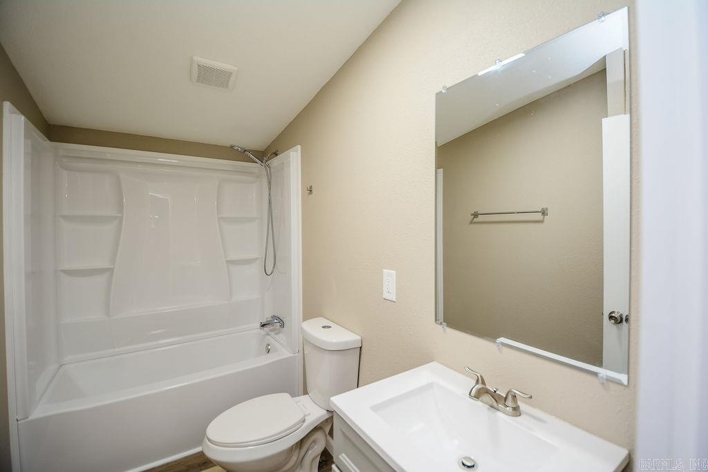 1036 Tippitt  Austin, AR