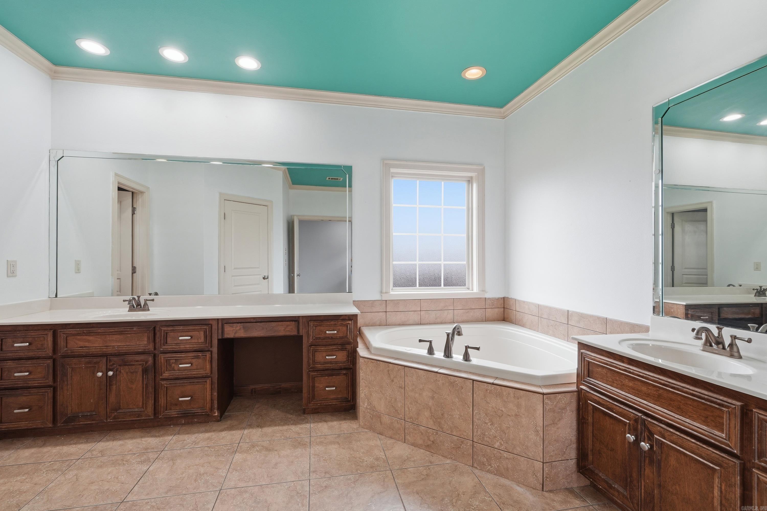 1250 Edge Valley  Conway, AR
