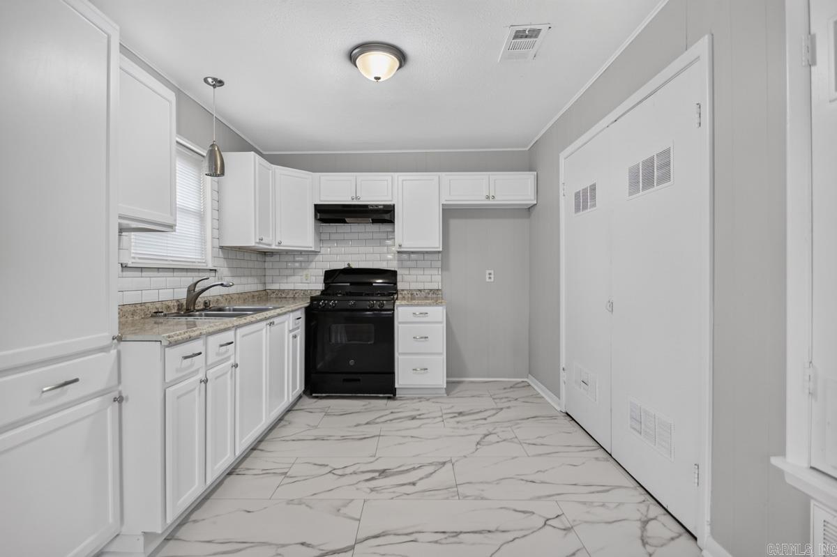 1004 E 11th  North Little Rock, AR