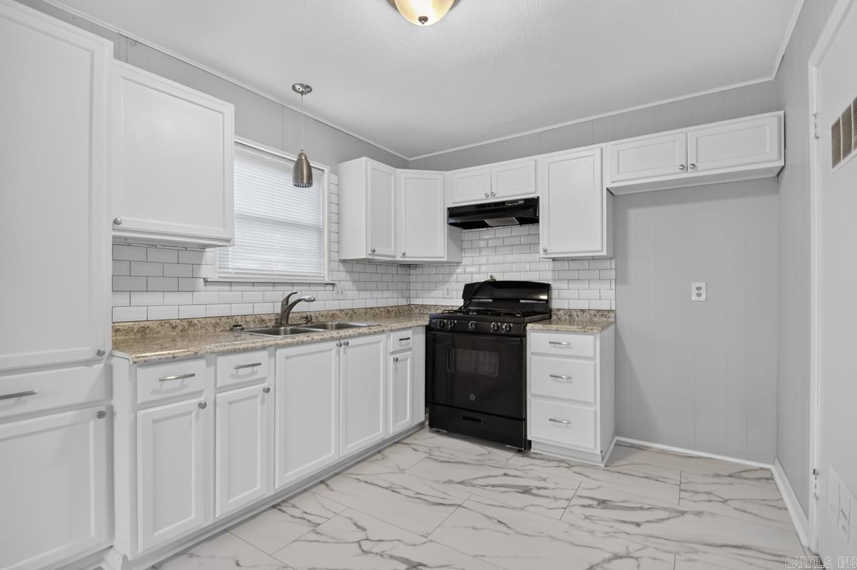 1004 E 11th  North Little Rock, AR