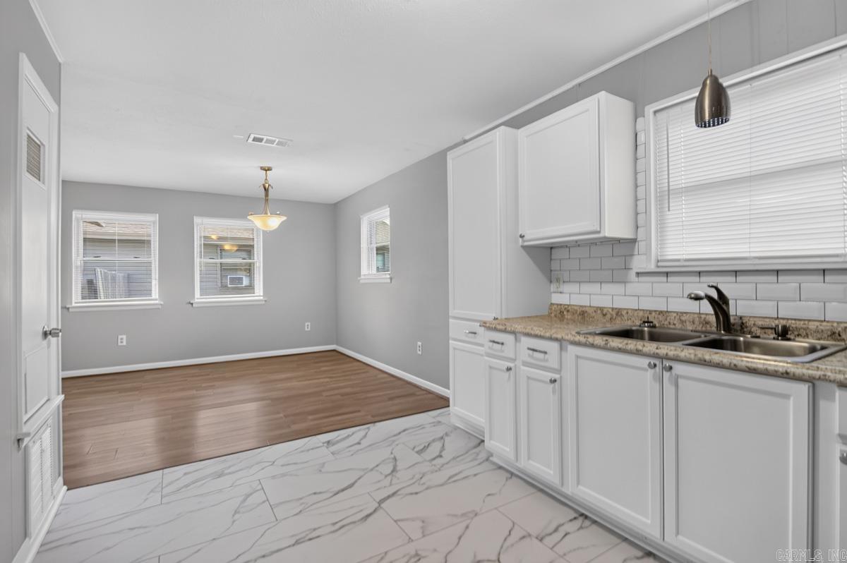 1004 E 11th  North Little Rock, AR