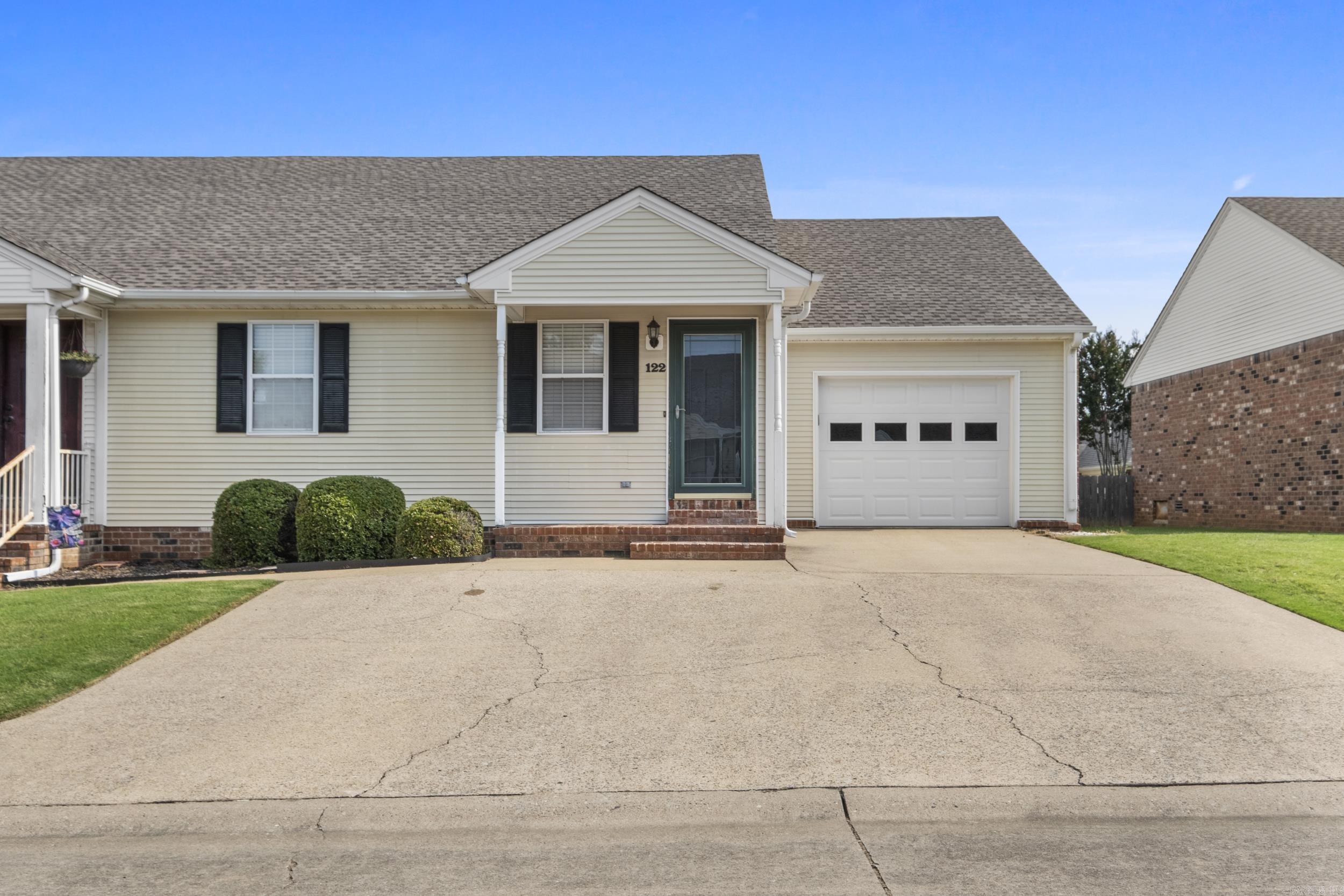 2910 E Moore  Searcy, AR