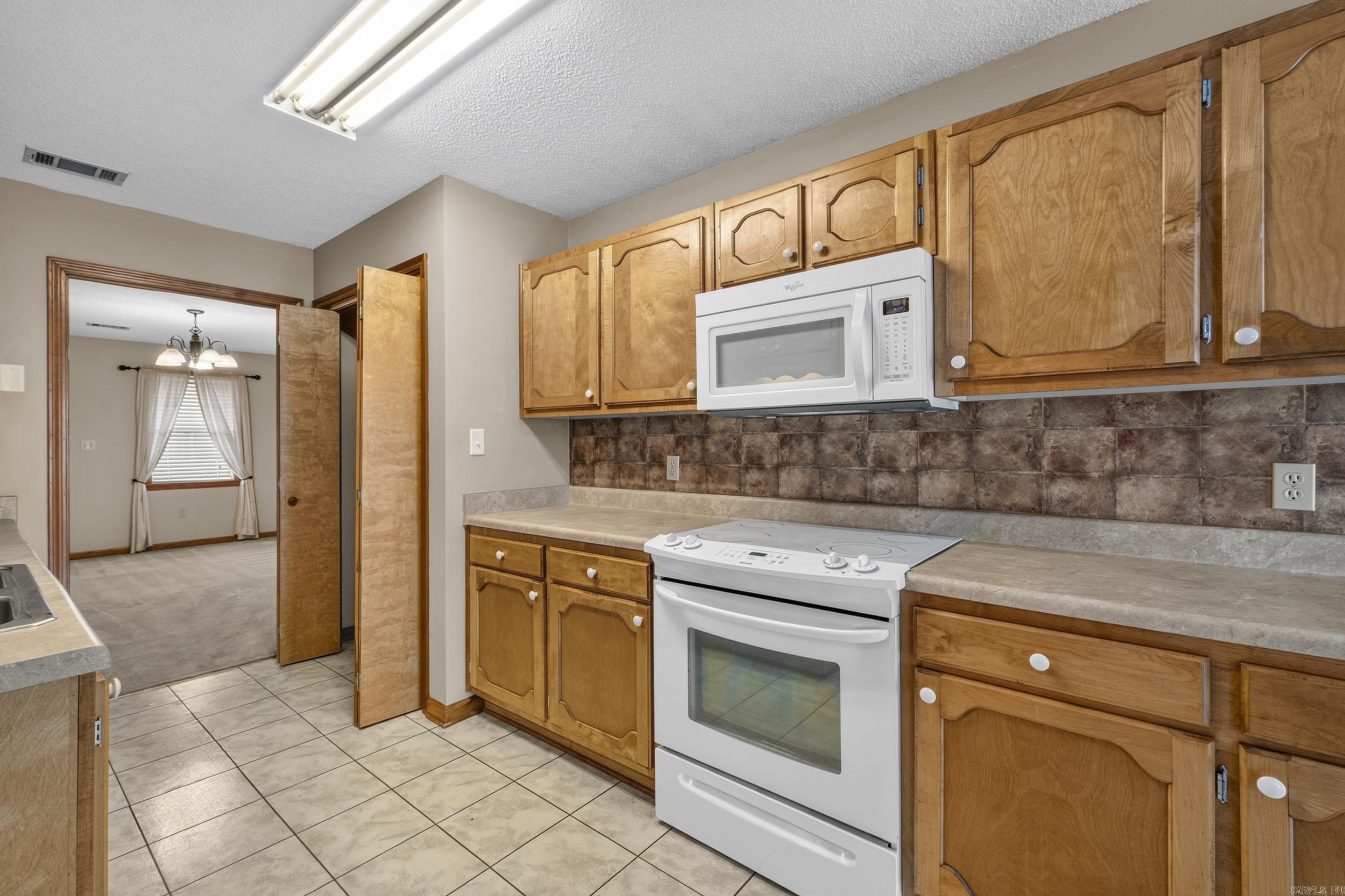 2910 E Moore  Searcy, AR