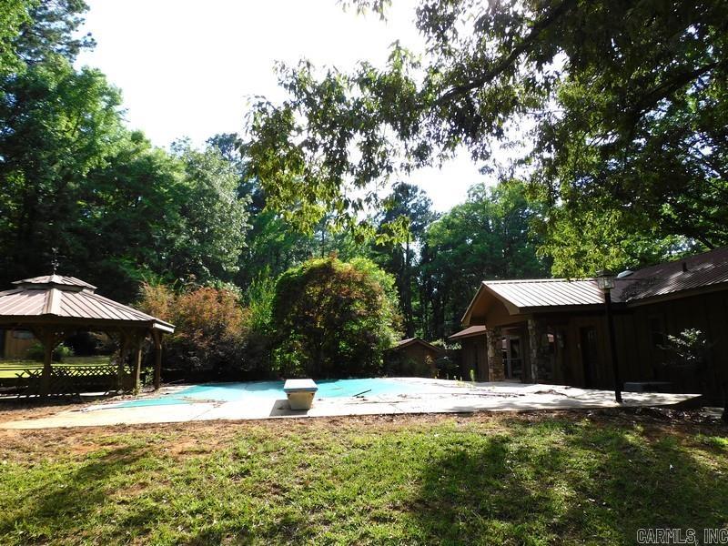 3341 COUNTRY CLUB  Arkadelphia, AR