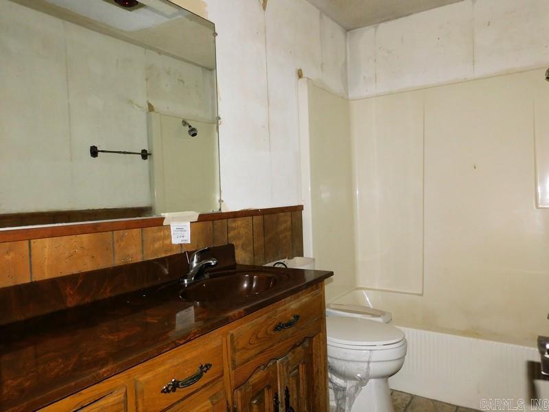 3341 COUNTRY CLUB  Arkadelphia, AR