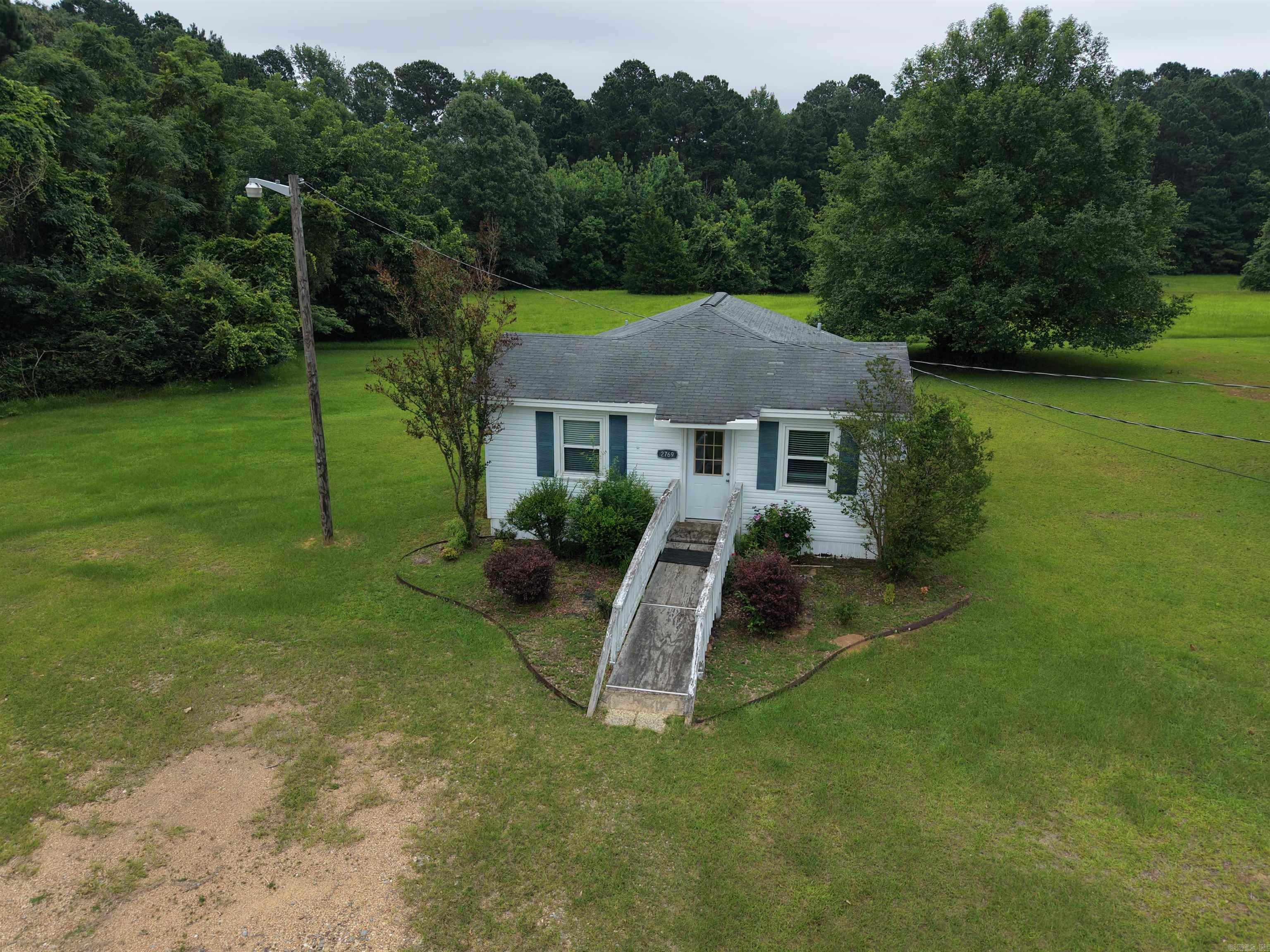 2769 Mount Holly Rd  Camden, AR