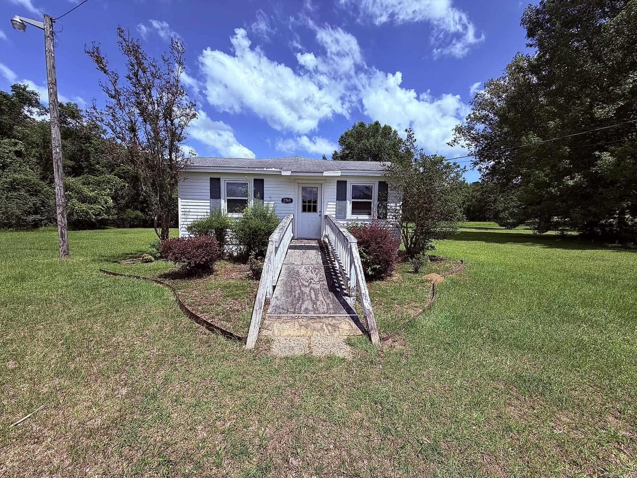 2769 Mount Holly Rd  Camden, AR