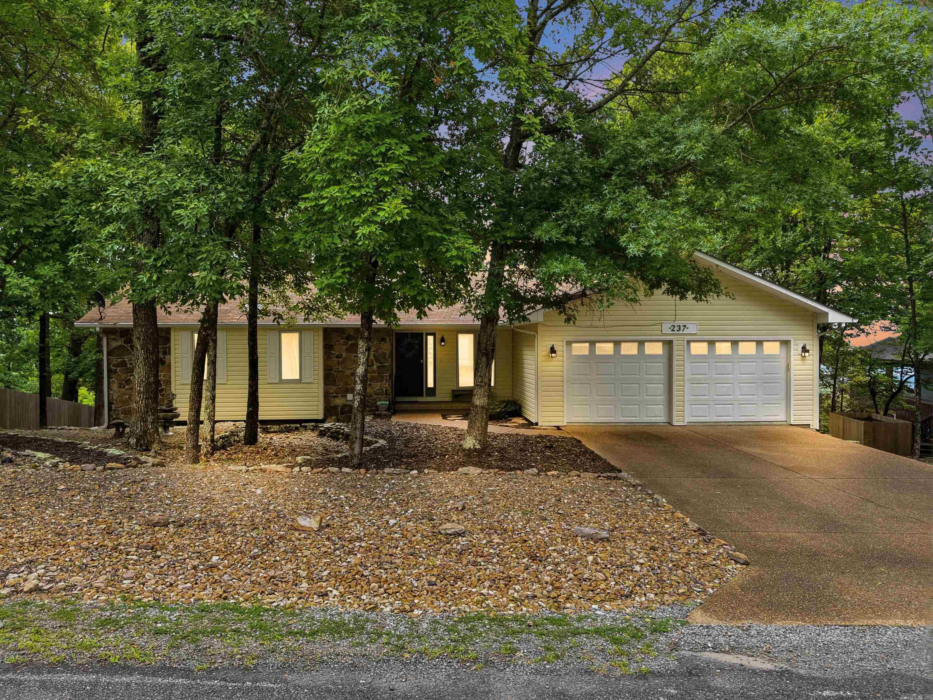 237 Pine Hill  Fairfield Bay, AR