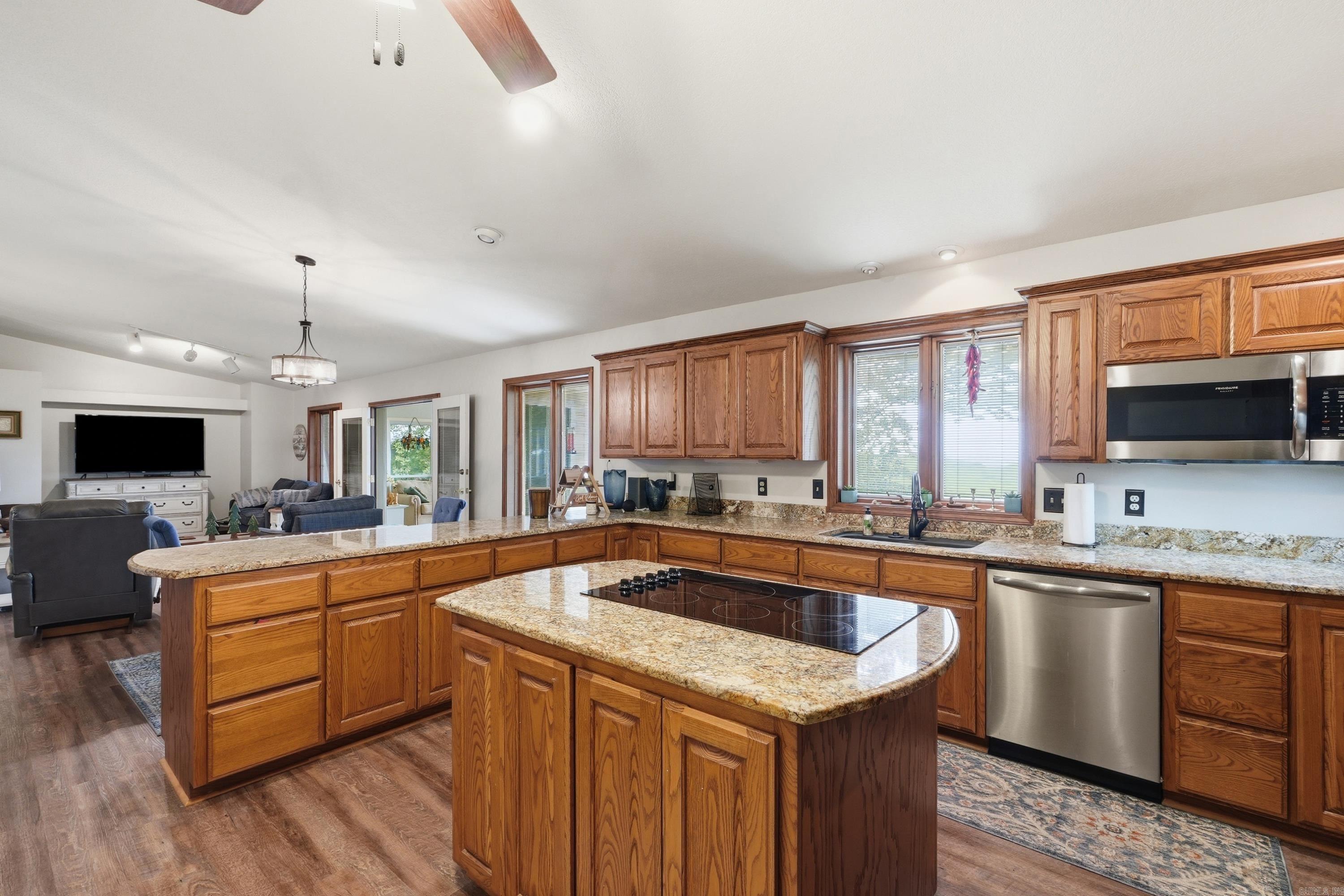 237 Pine Hill  Fairfield Bay, AR
